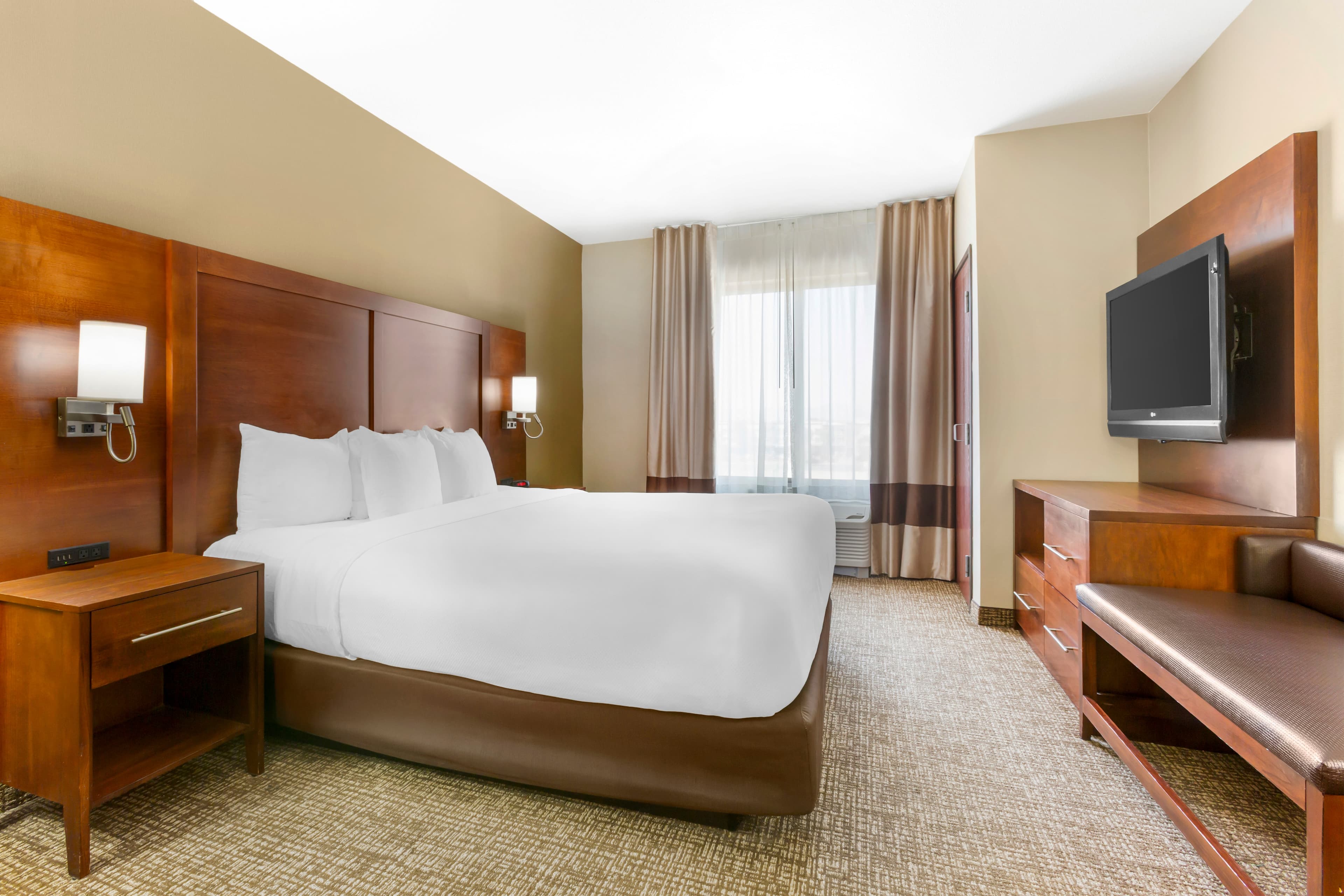 Comfort Suites Glendale - State Farm Stadium Area — 14