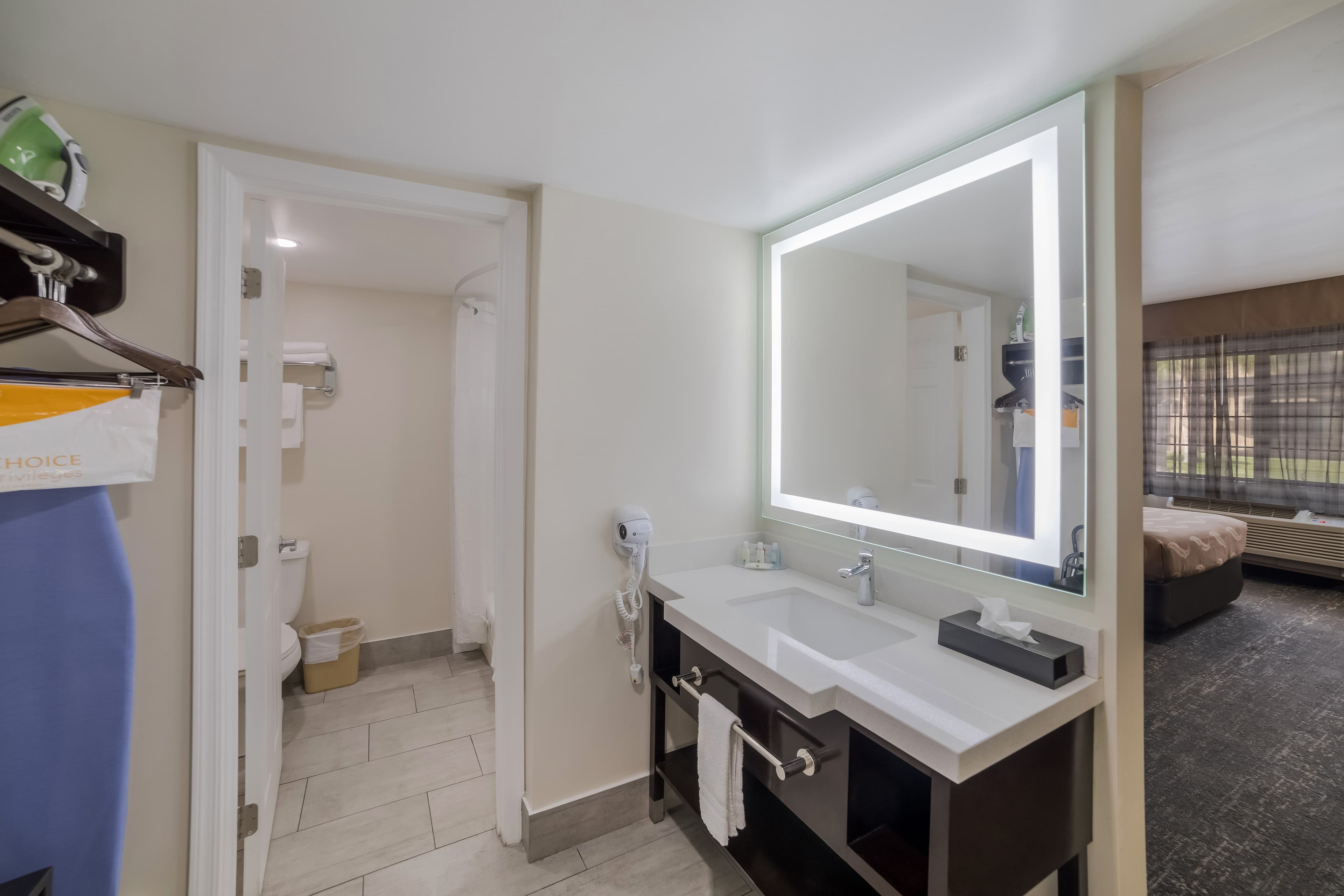 Quality Inn & Suites Goodyear - Phoenix West - Image 4