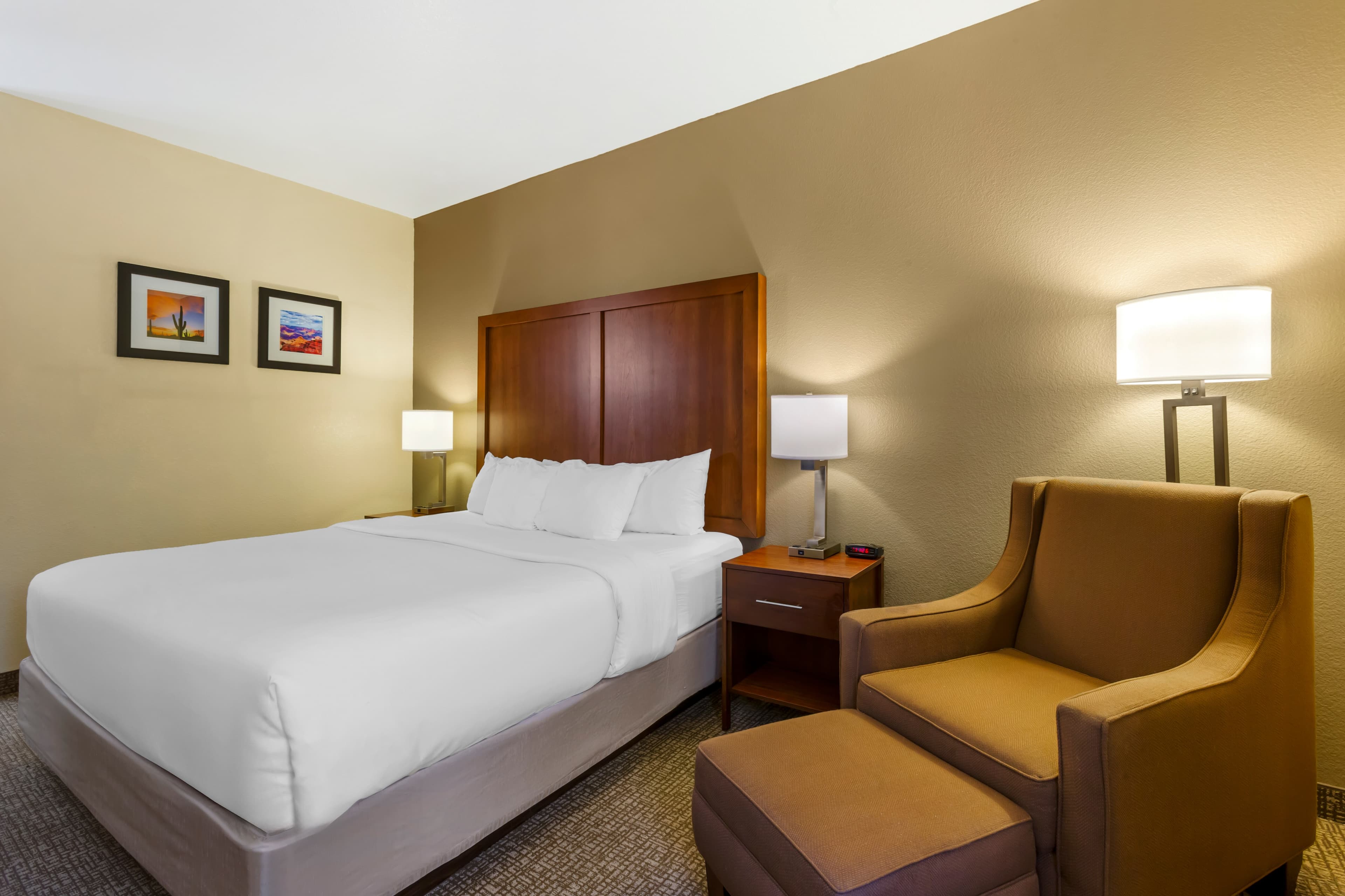 Comfort Inn Green Valley I-19 — 11