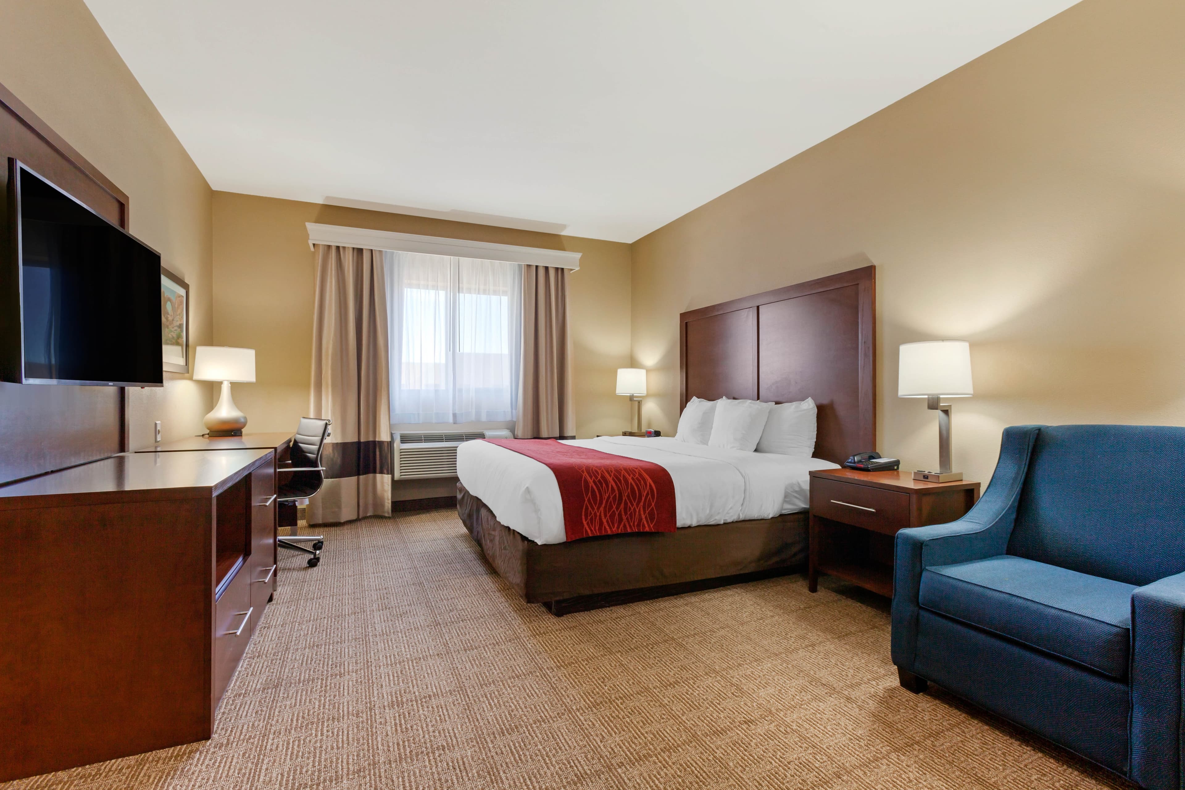 Comfort Inn & Suites Page at Lake Powell - Image 2