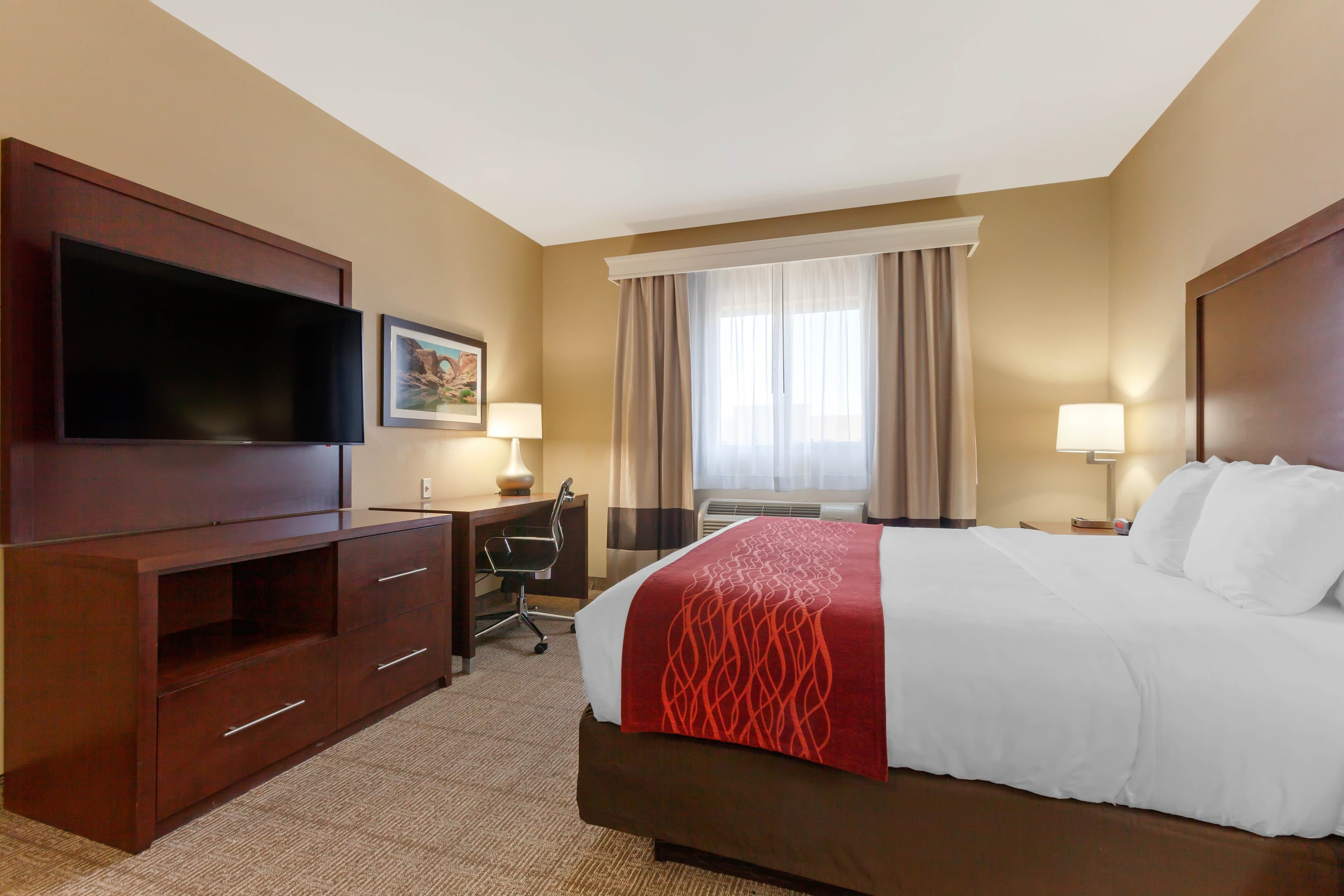 Comfort Inn & Suites Page at Lake Powell - Image 3