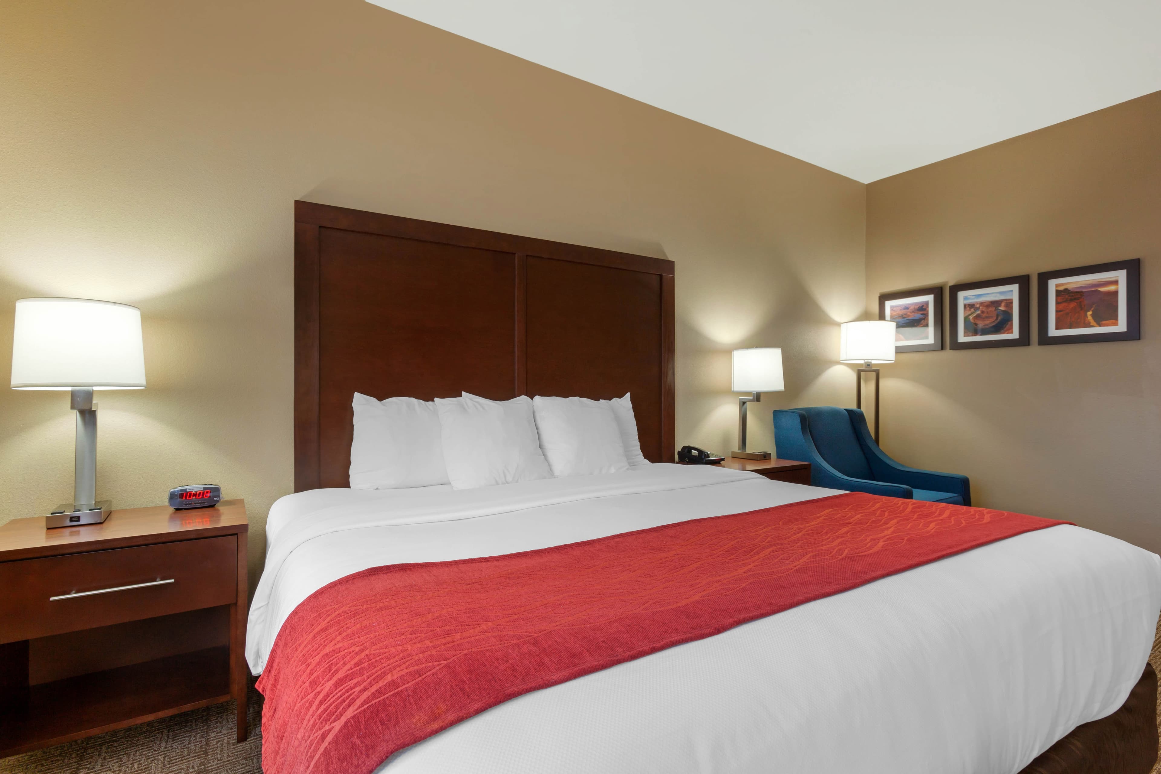 Comfort Inn & Suites Page at Lake Powell - Image 4