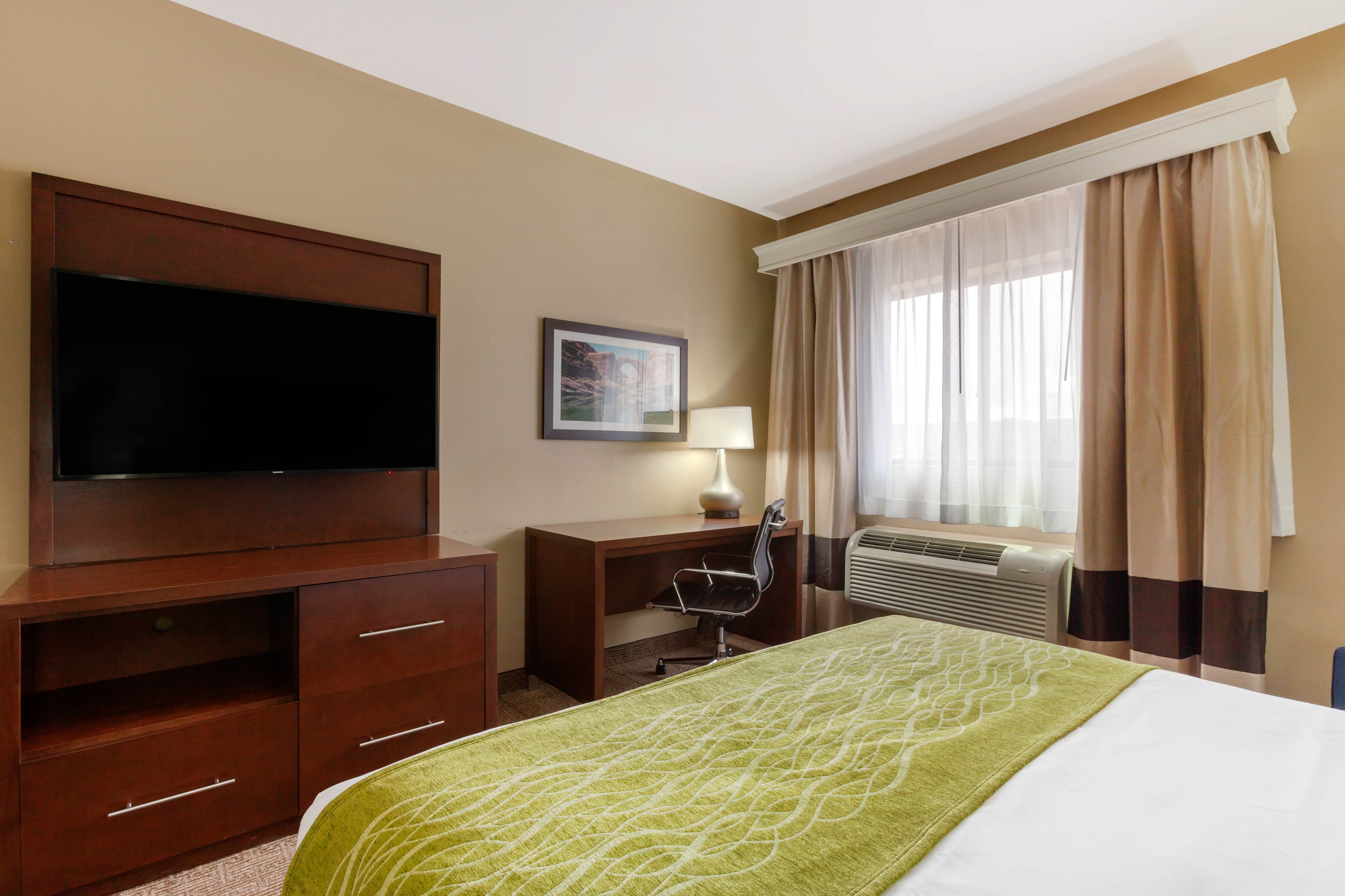 Comfort Inn & Suites Page at Lake Powell — 7