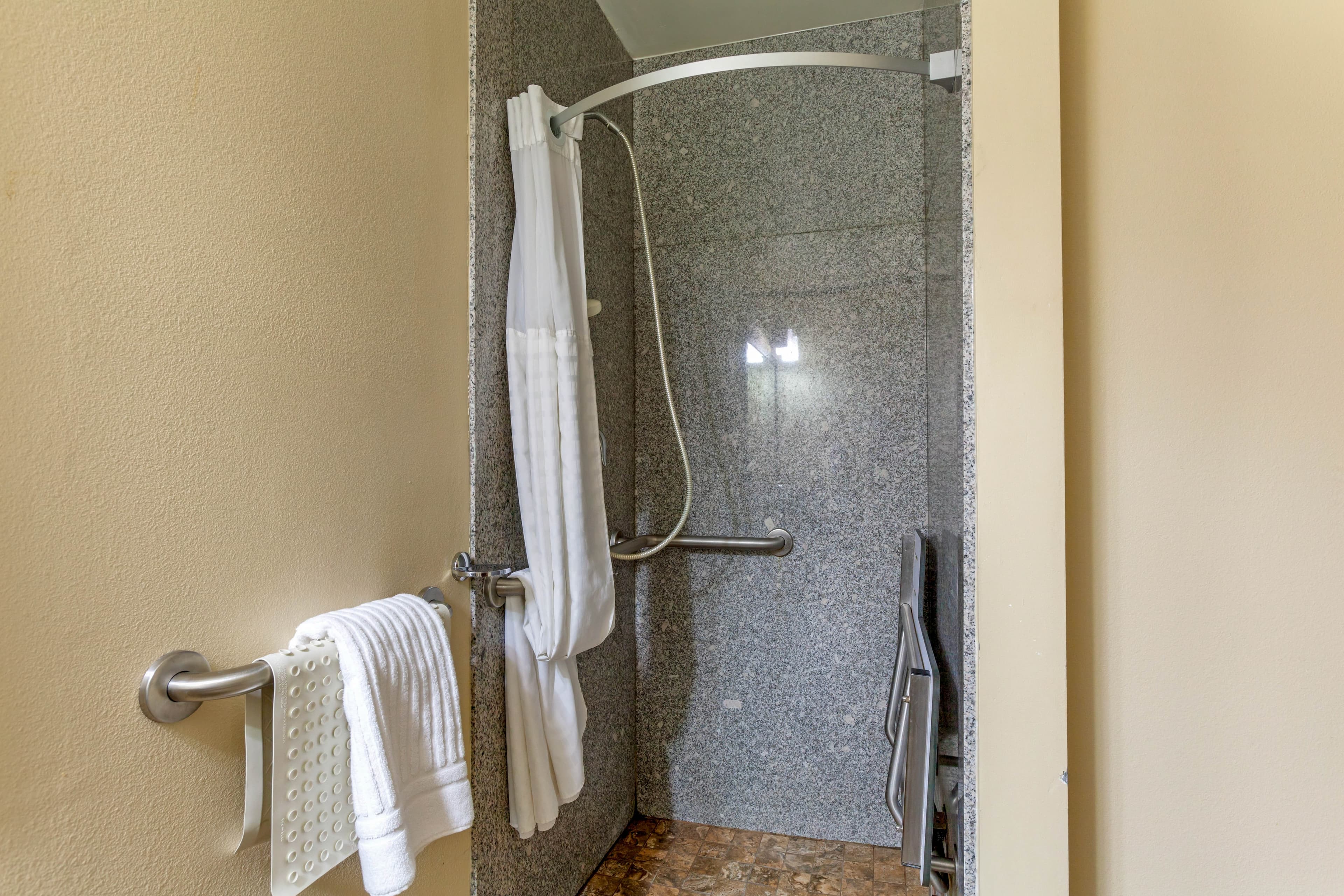 Comfort Inn & Suites Page at Lake Powell — 9