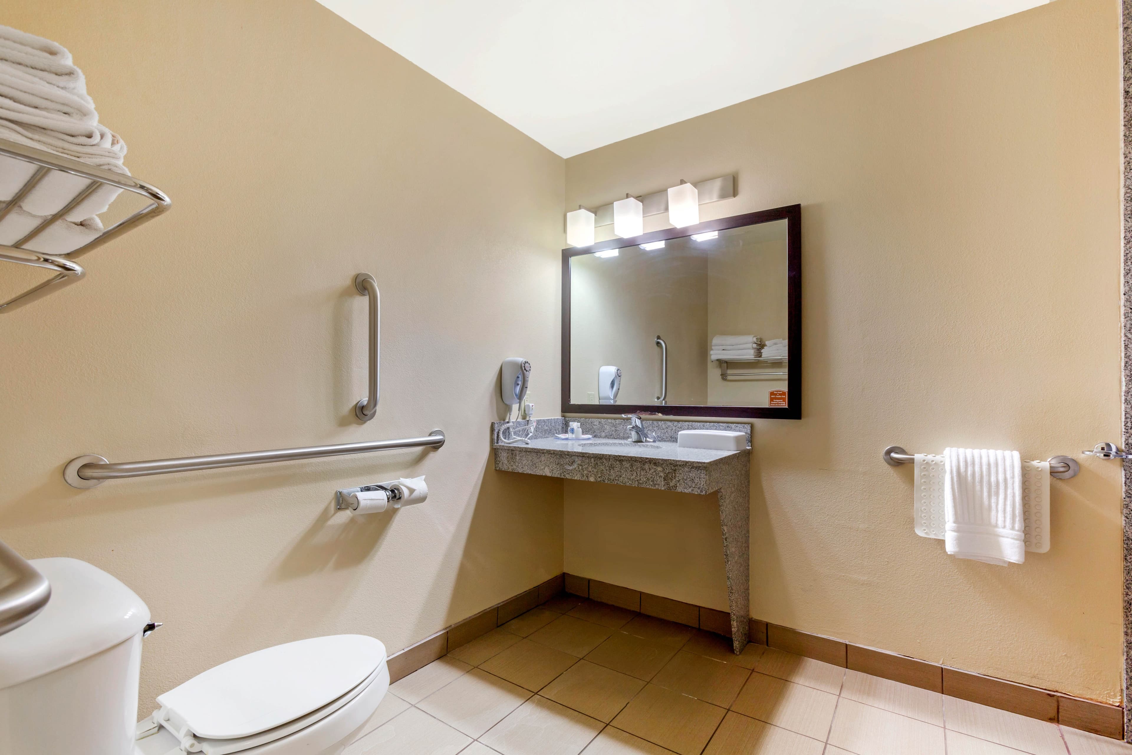 Comfort Inn & Suites Page at Lake Powell — 10