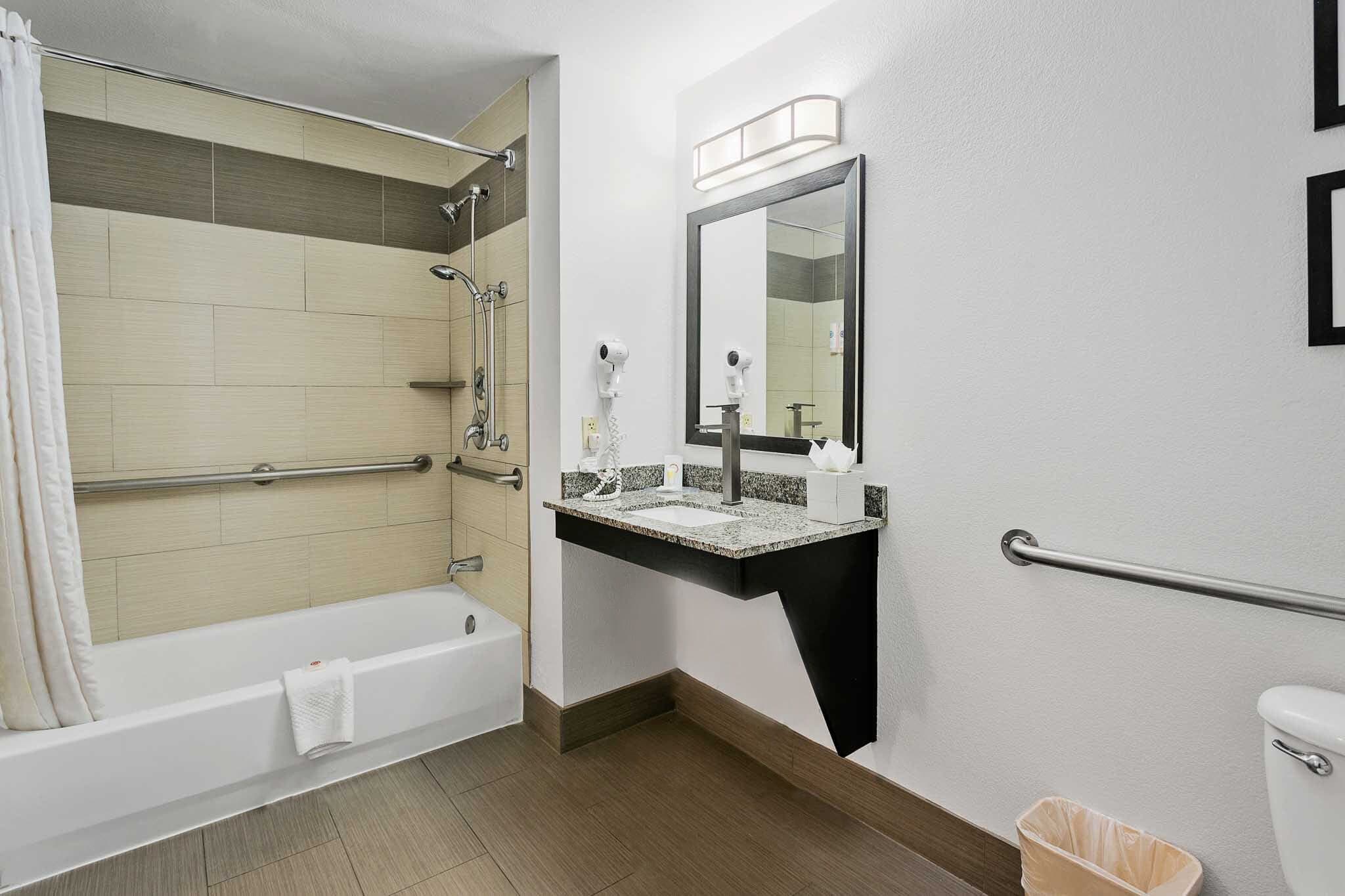 Comfort Inn Chandler - Phoenix South I-10 — 9