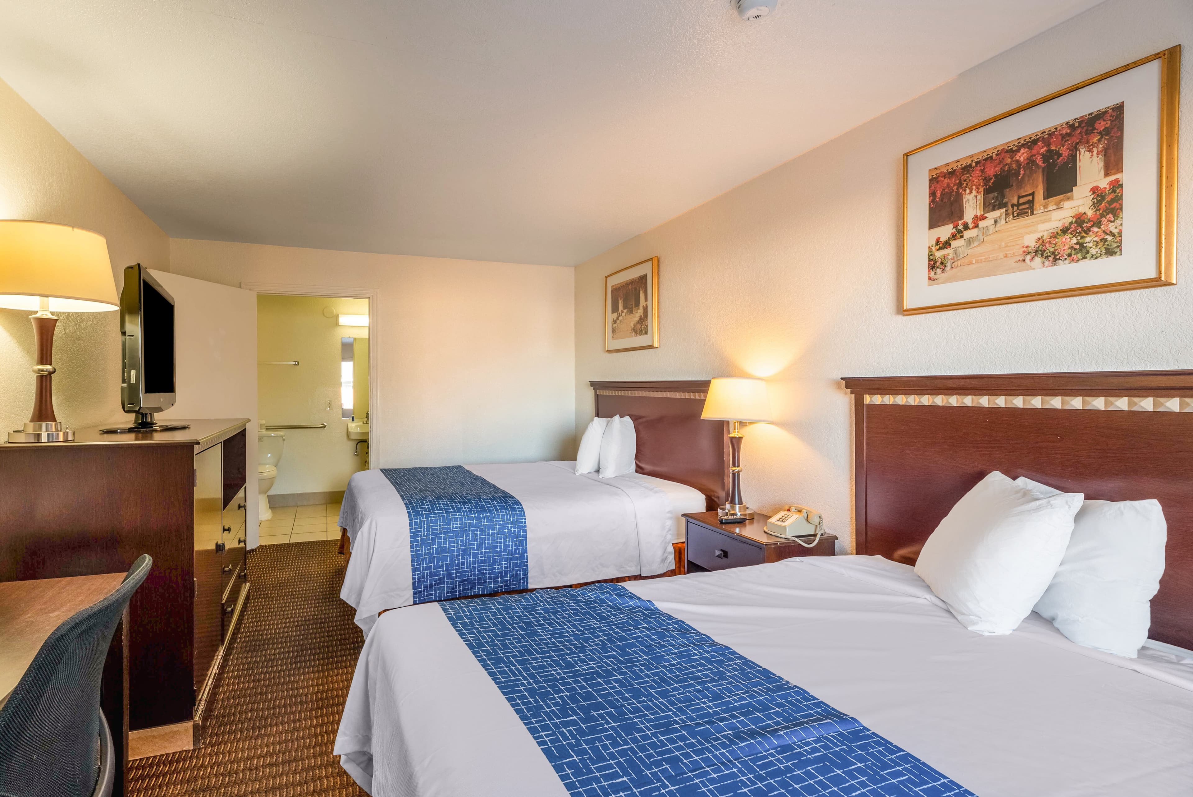 Rodeway Inn Phoenix North I-17 — 10