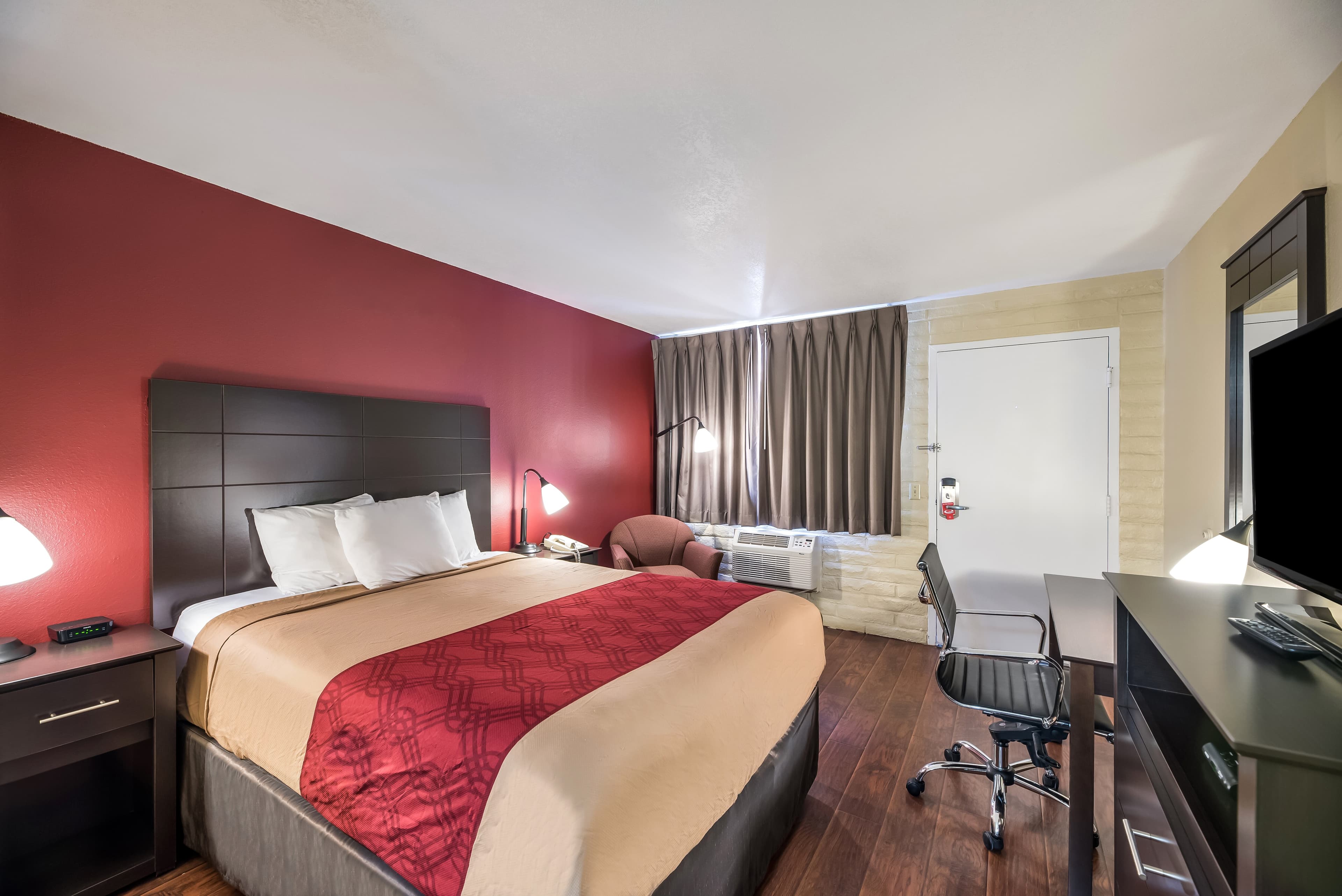 Econo Lodge I-40 Exit 286-Holbrook - Image 3