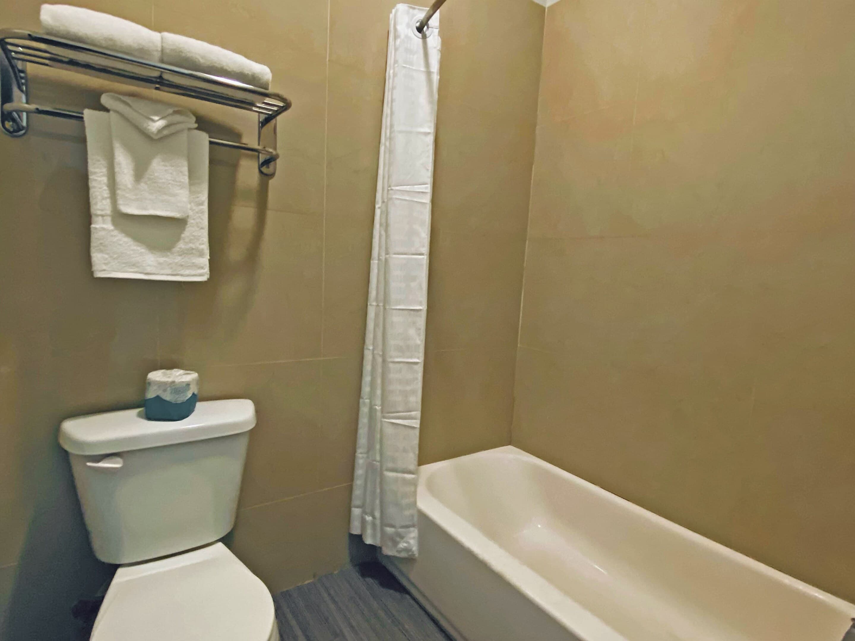 Rodeway Inn Old Town Scottsdale - Image 2