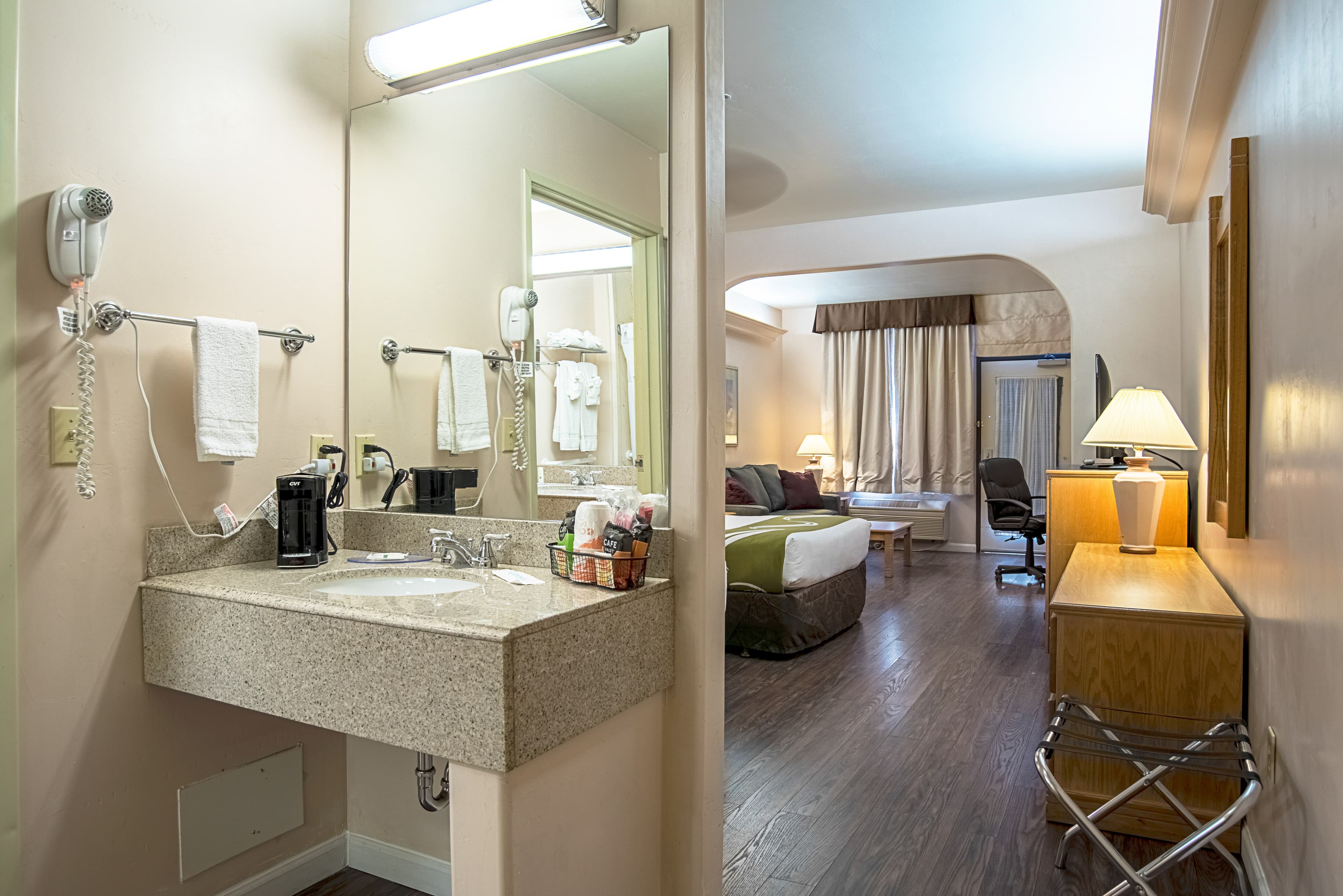 Quality Inn & Suites Phoenix NW - Sun City — 23