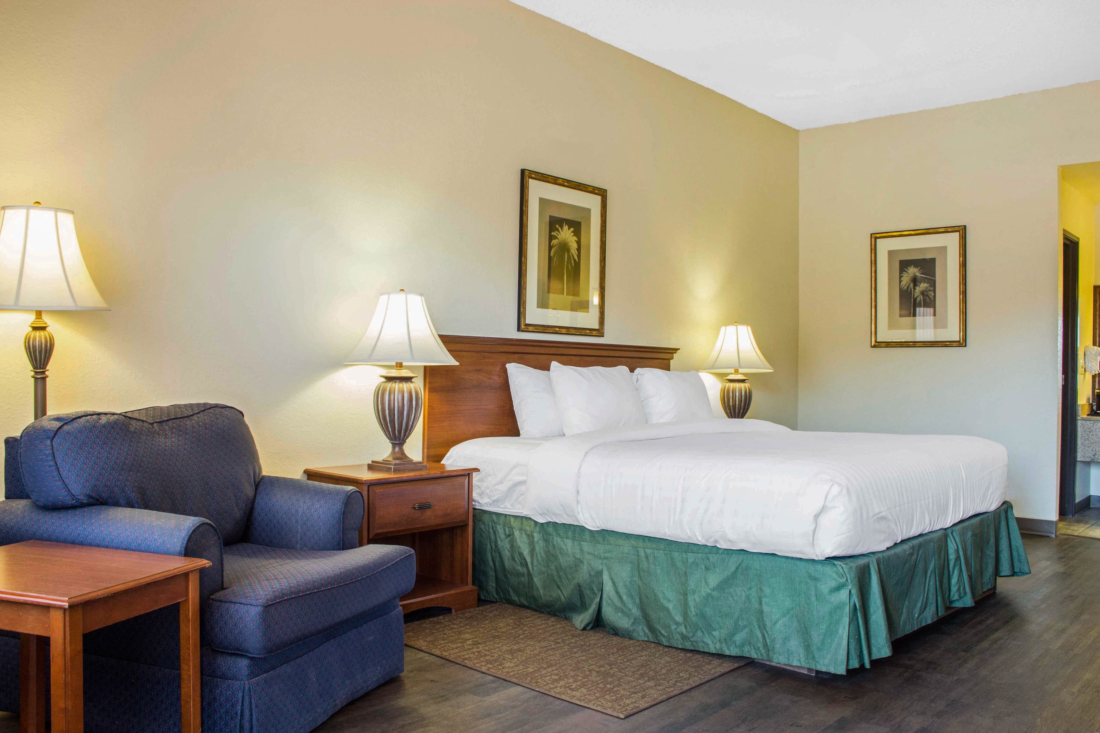 Quality Inn Benson I-10 Exit 304 - Image 2