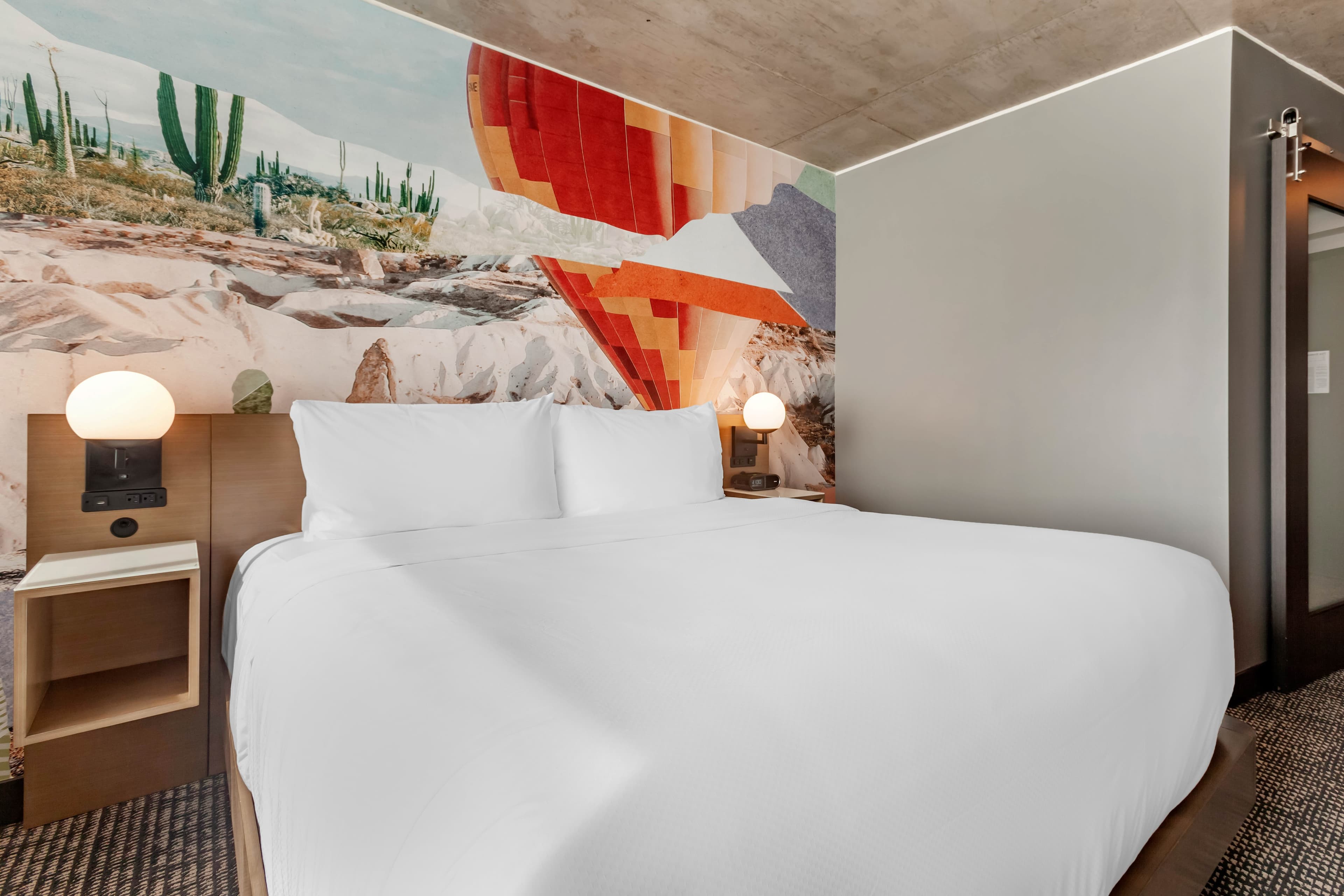 Cambria Hotel Downtown Phoenix Convention Center — 8