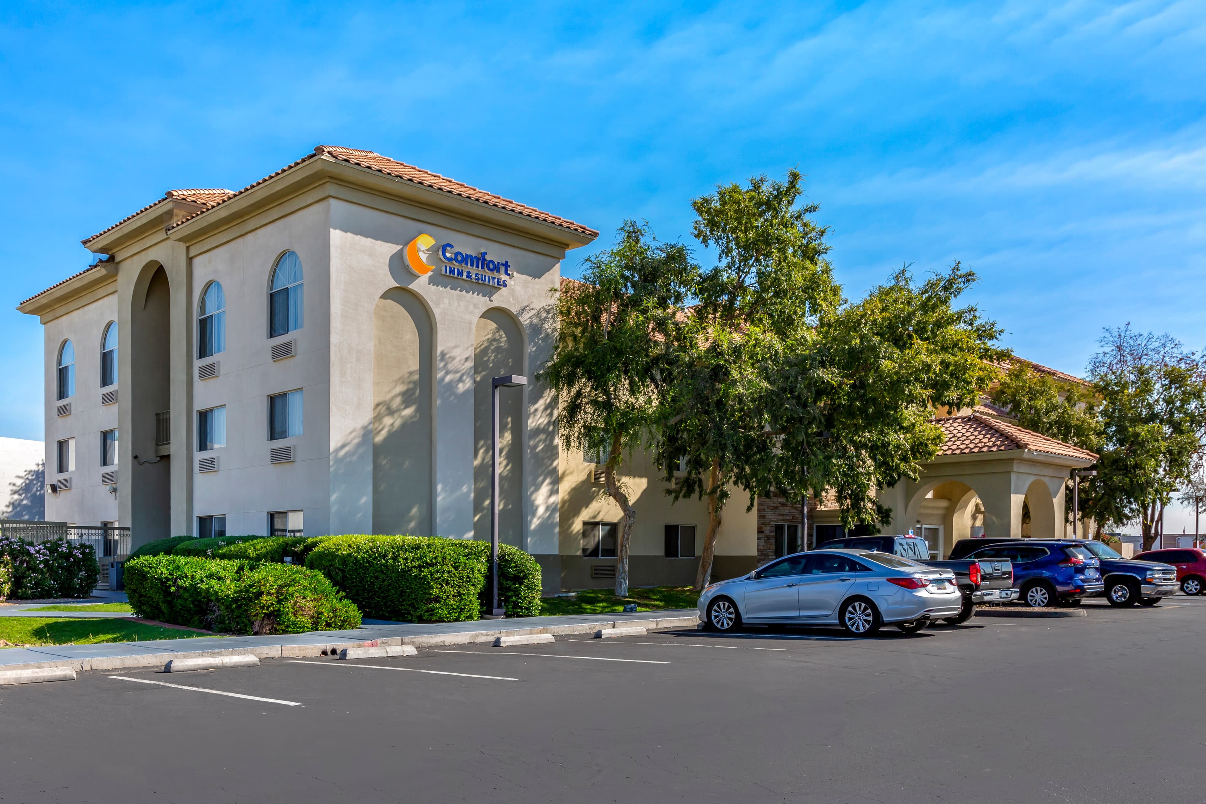 Comfort Inn & Suites Phoenix North / Deer Valley - Image 1
