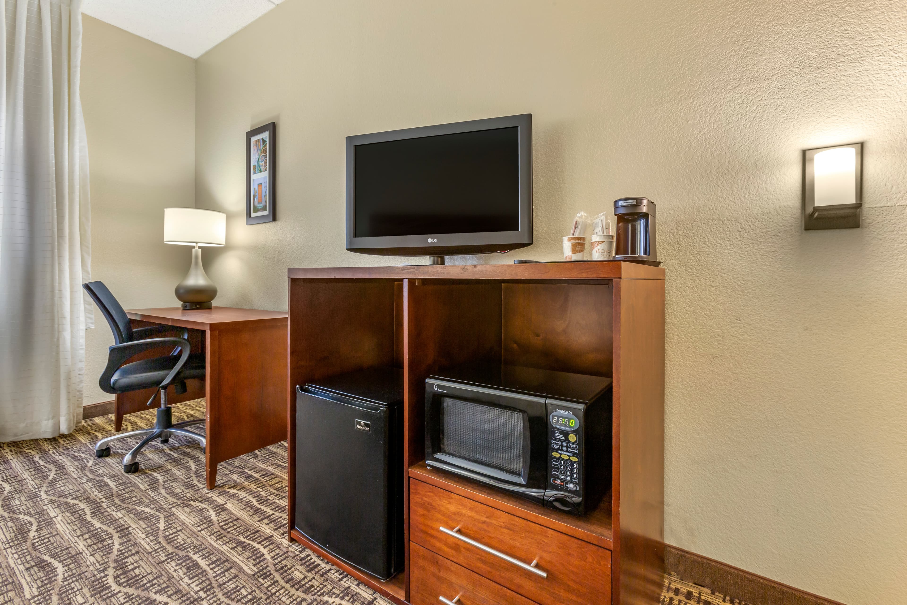 Comfort Inn & Suites Phoenix North / Deer Valley — 6