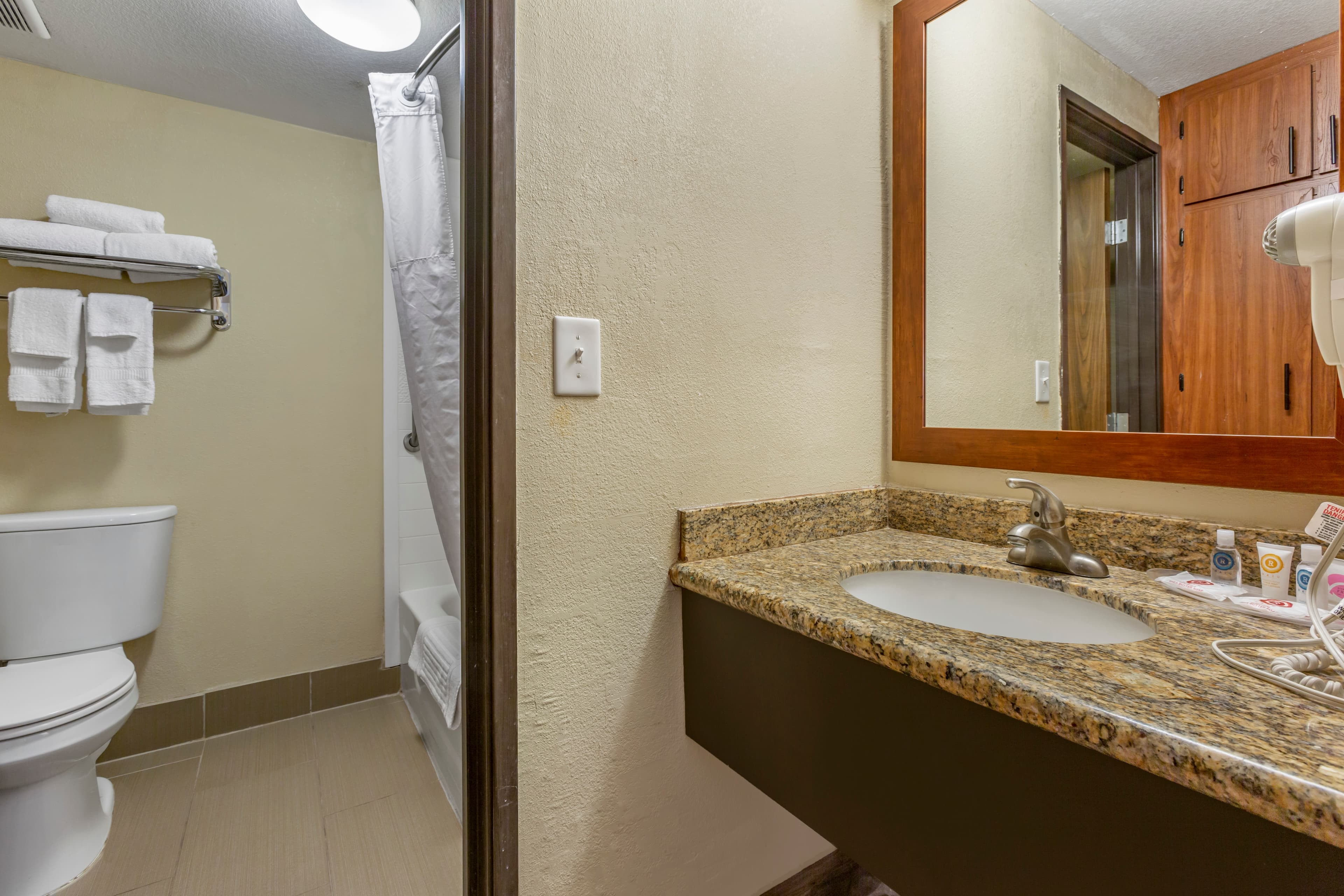 Comfort Inn & Suites Phoenix North / Deer Valley — 10