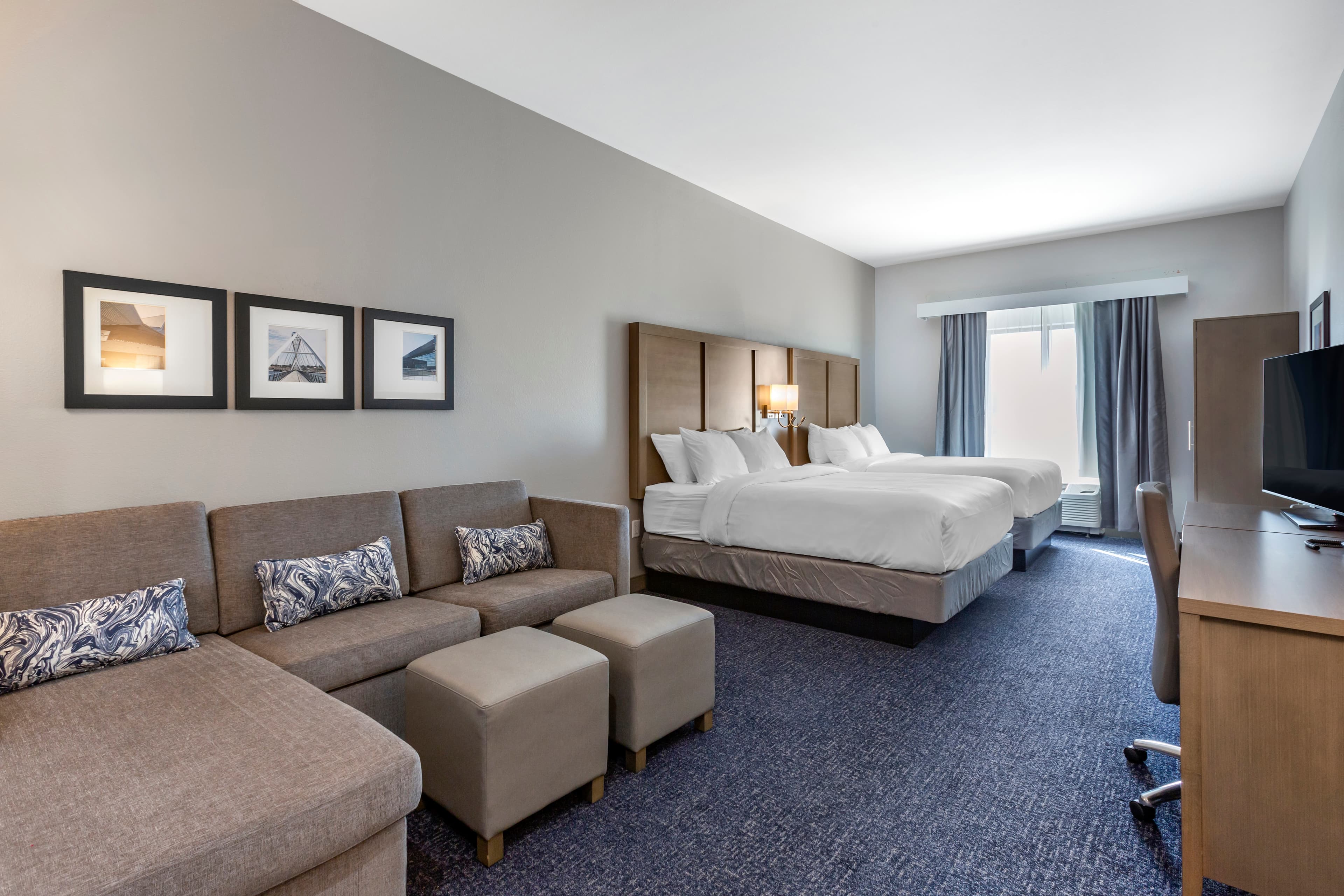 Comfort Suites Scottsdale Talking Stick Entertainment District — 6
