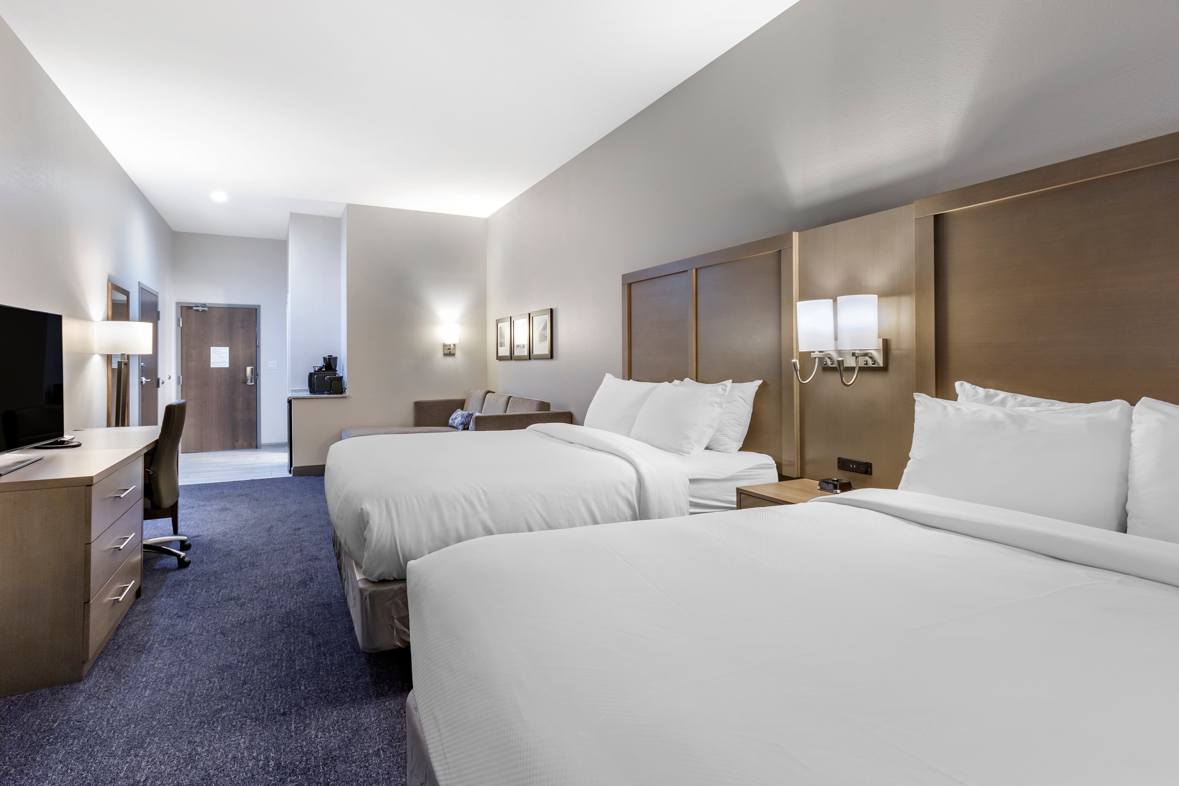 Comfort Suites Scottsdale Talking Stick Entertainment District — 7