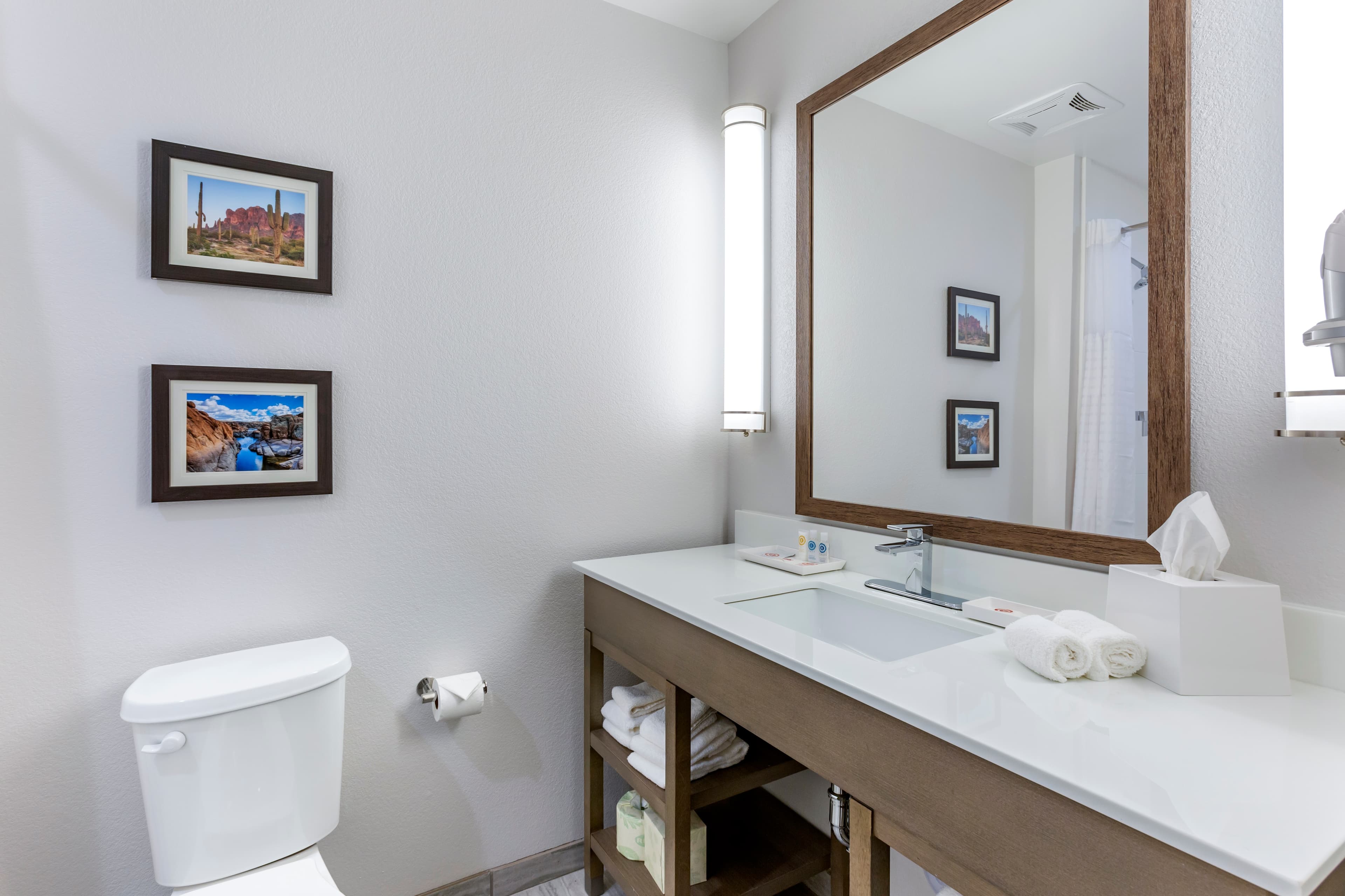 Comfort Suites Scottsdale Talking Stick Entertainment District — 9