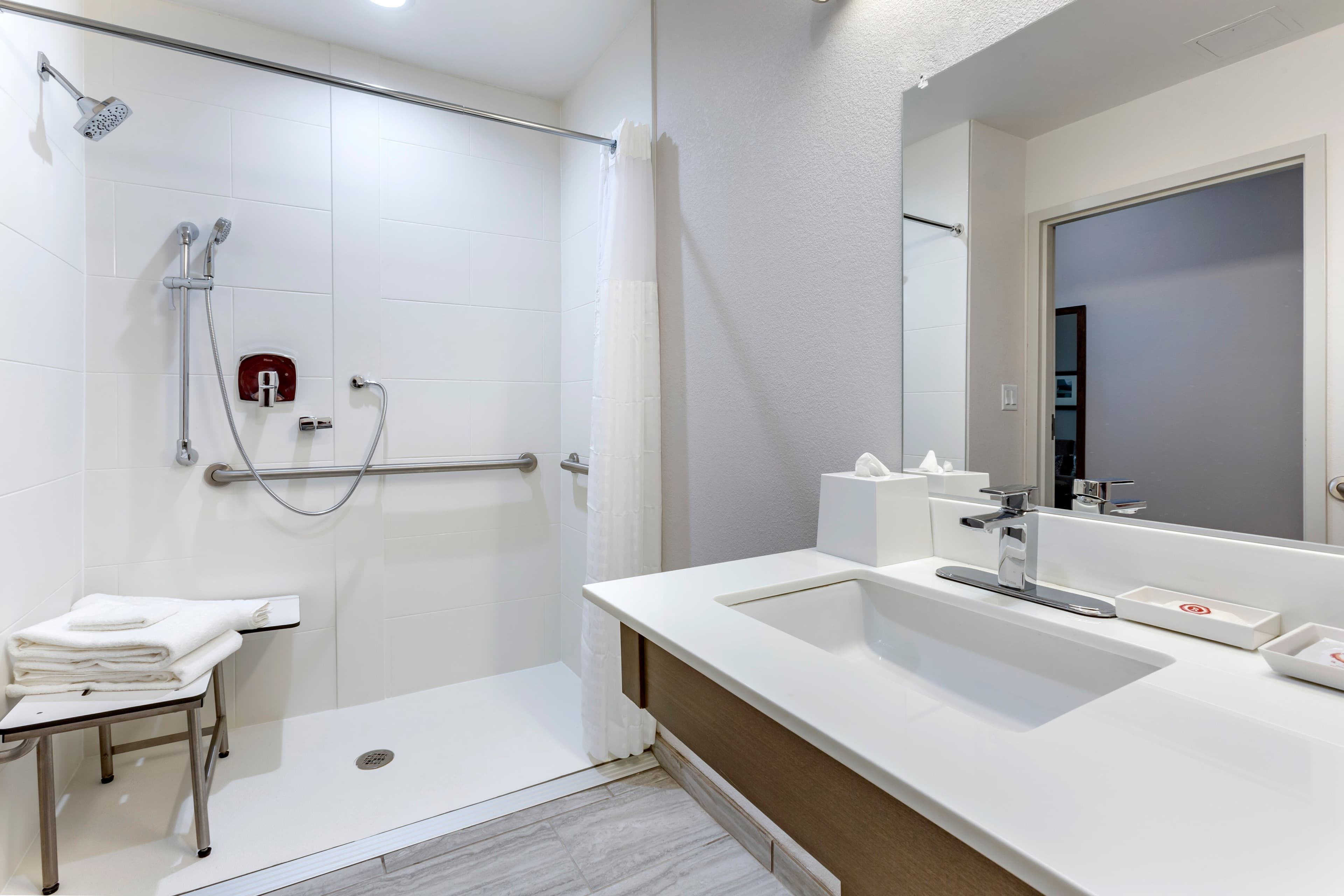 Comfort Suites Scottsdale Talking Stick Entertainment District - Image 5