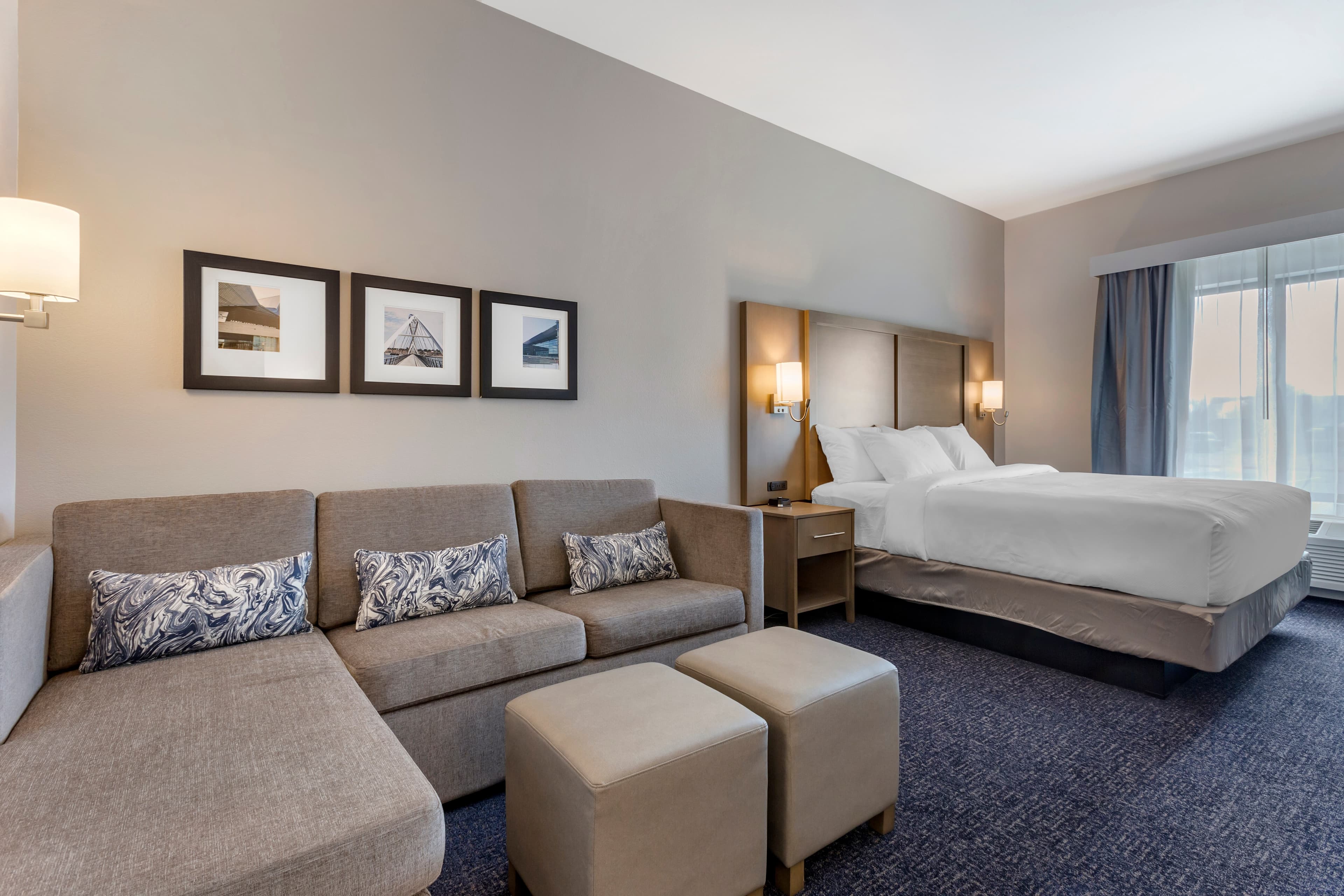 Comfort Suites Scottsdale Talking Stick Entertainment District — 14