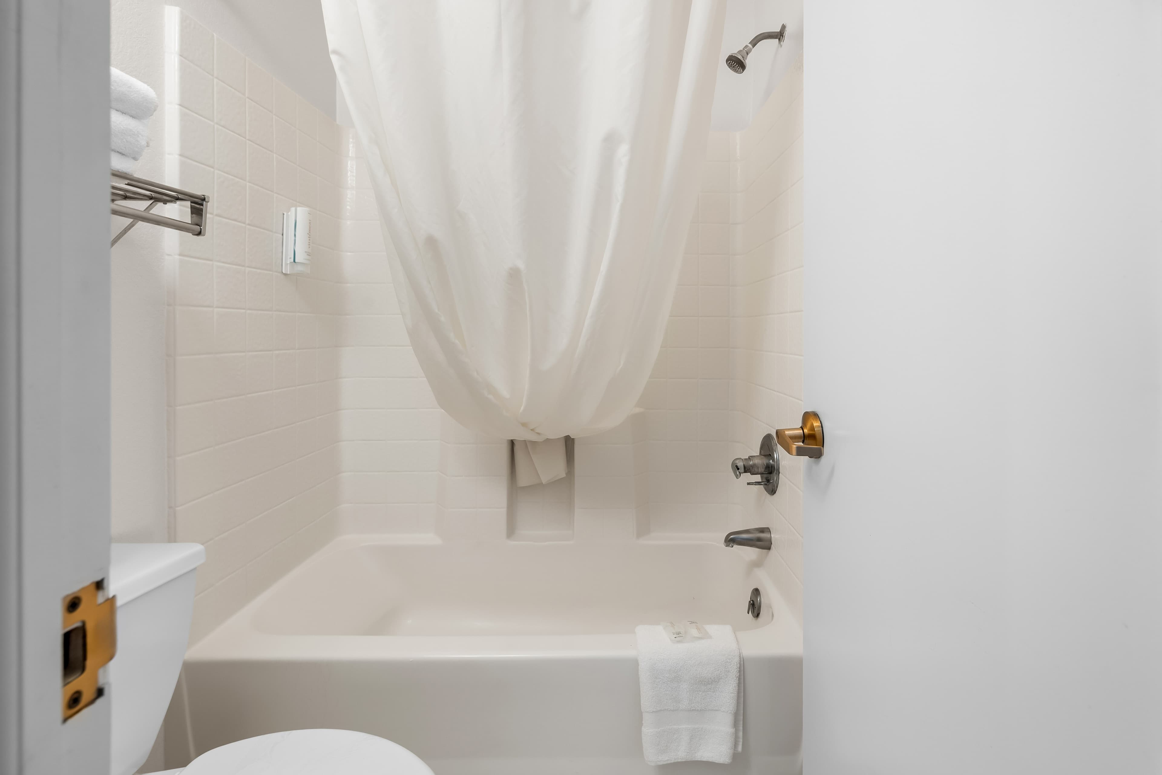 Rodeway Inn Copper Stay Benson AZ I-10 Exit 304 — 6