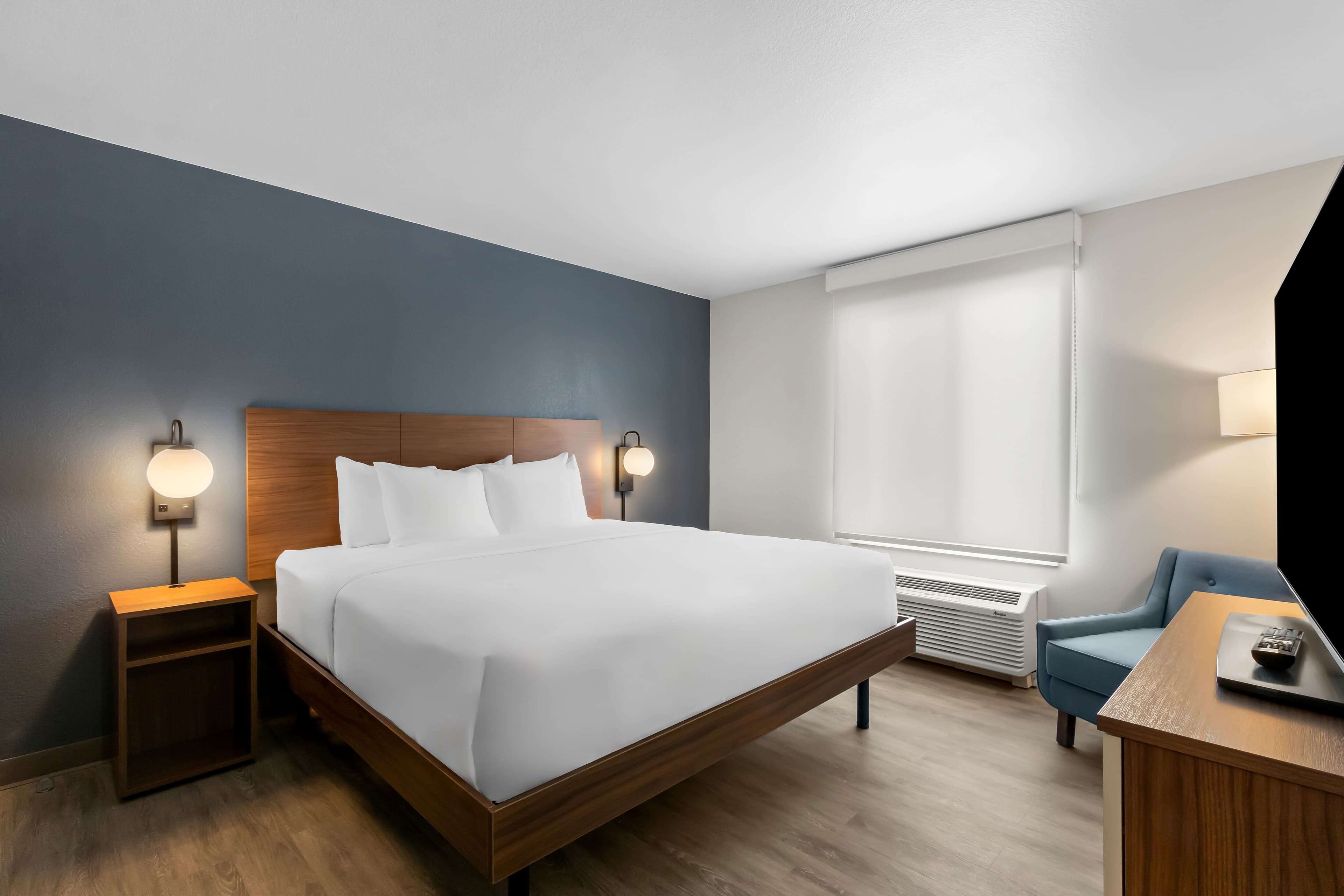 Everhome Suites Glendale Sports & Entertainment District — 21