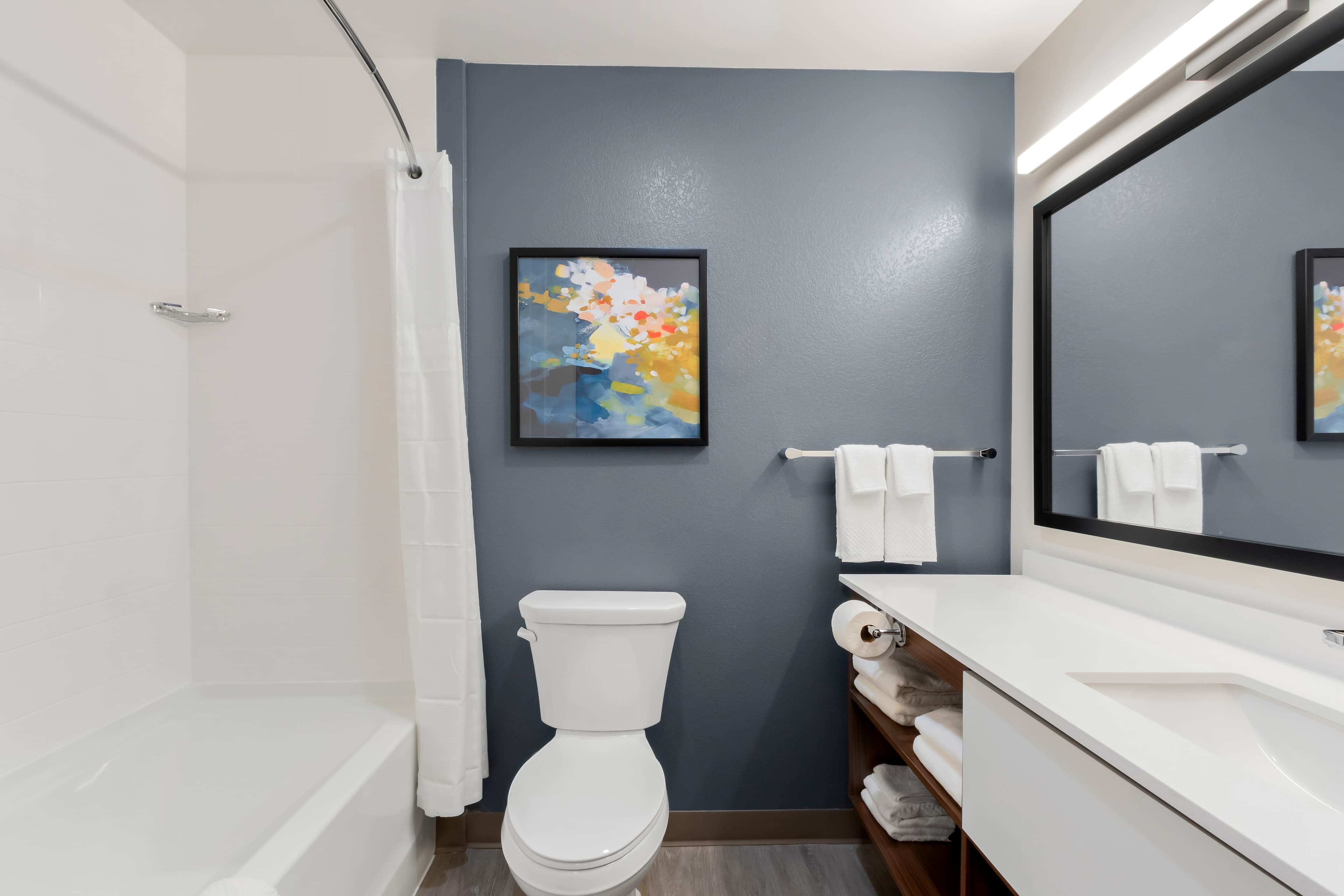 Everhome Suites Glendale Sports & Entertainment District — 19