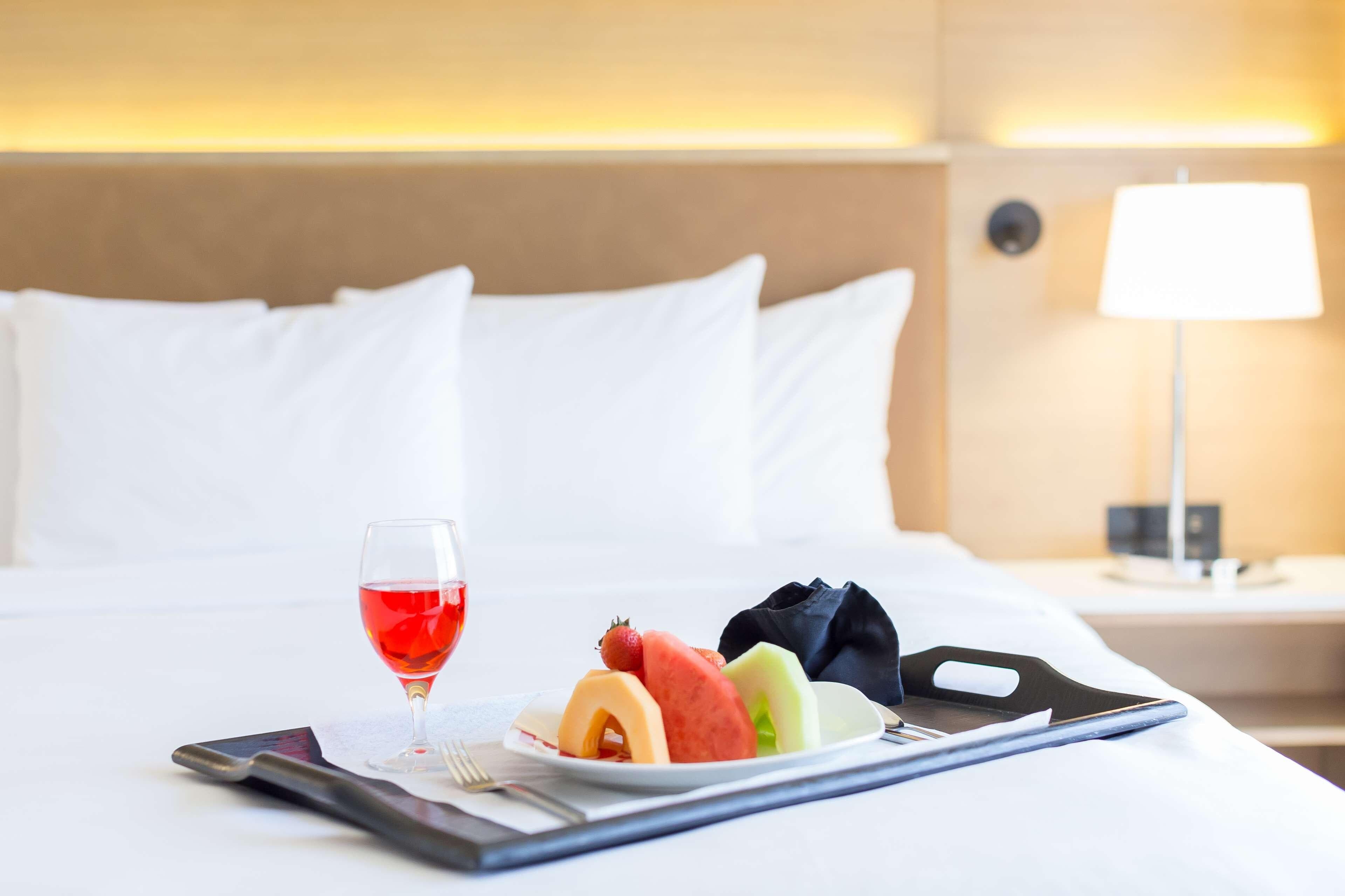 Radisson Hotel Phoenix Airport — 12