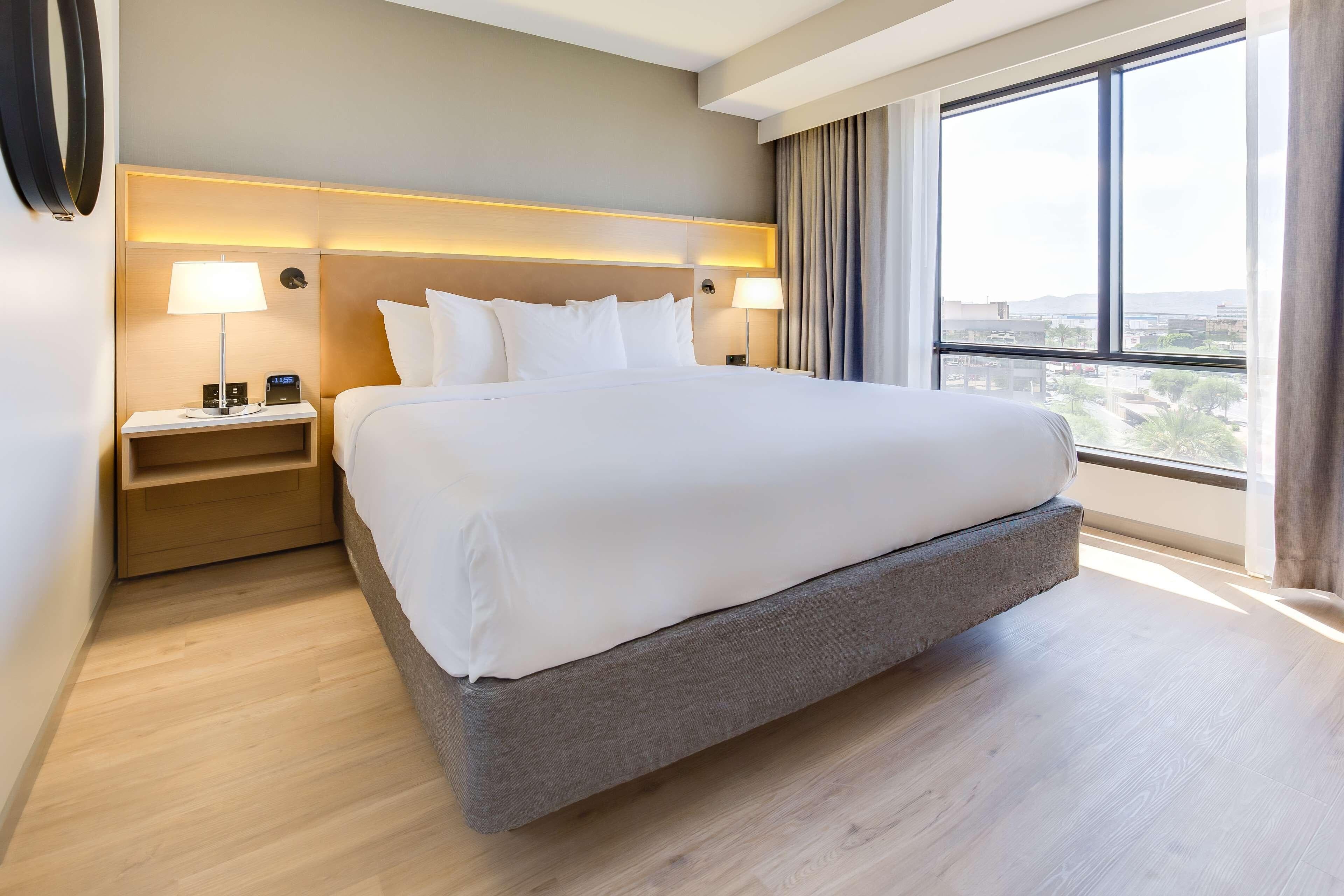 Radisson Hotel Phoenix Airport — 10