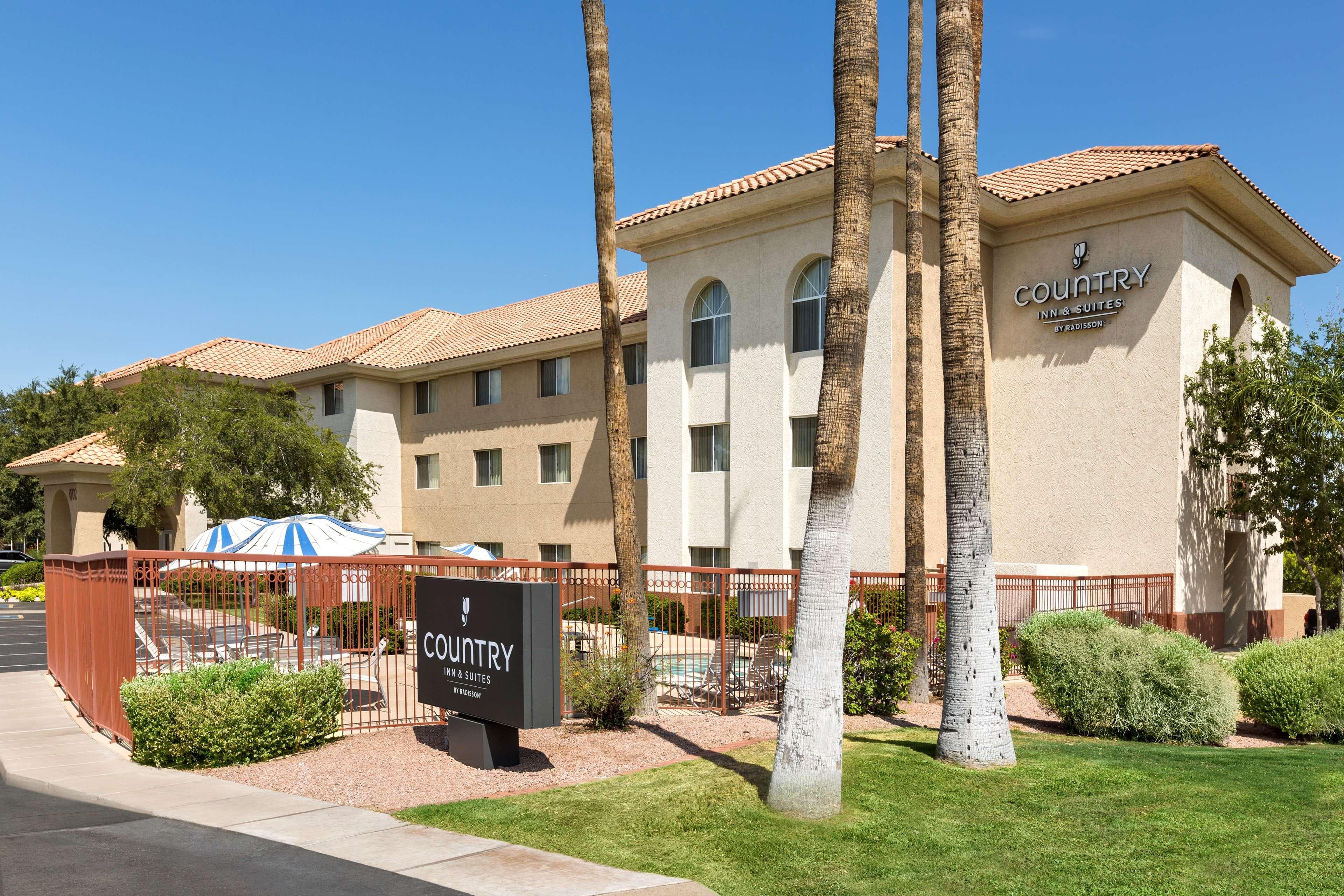 Country Inn & Suites by Radisson, Phoenix Airport, AZ - Image 1
