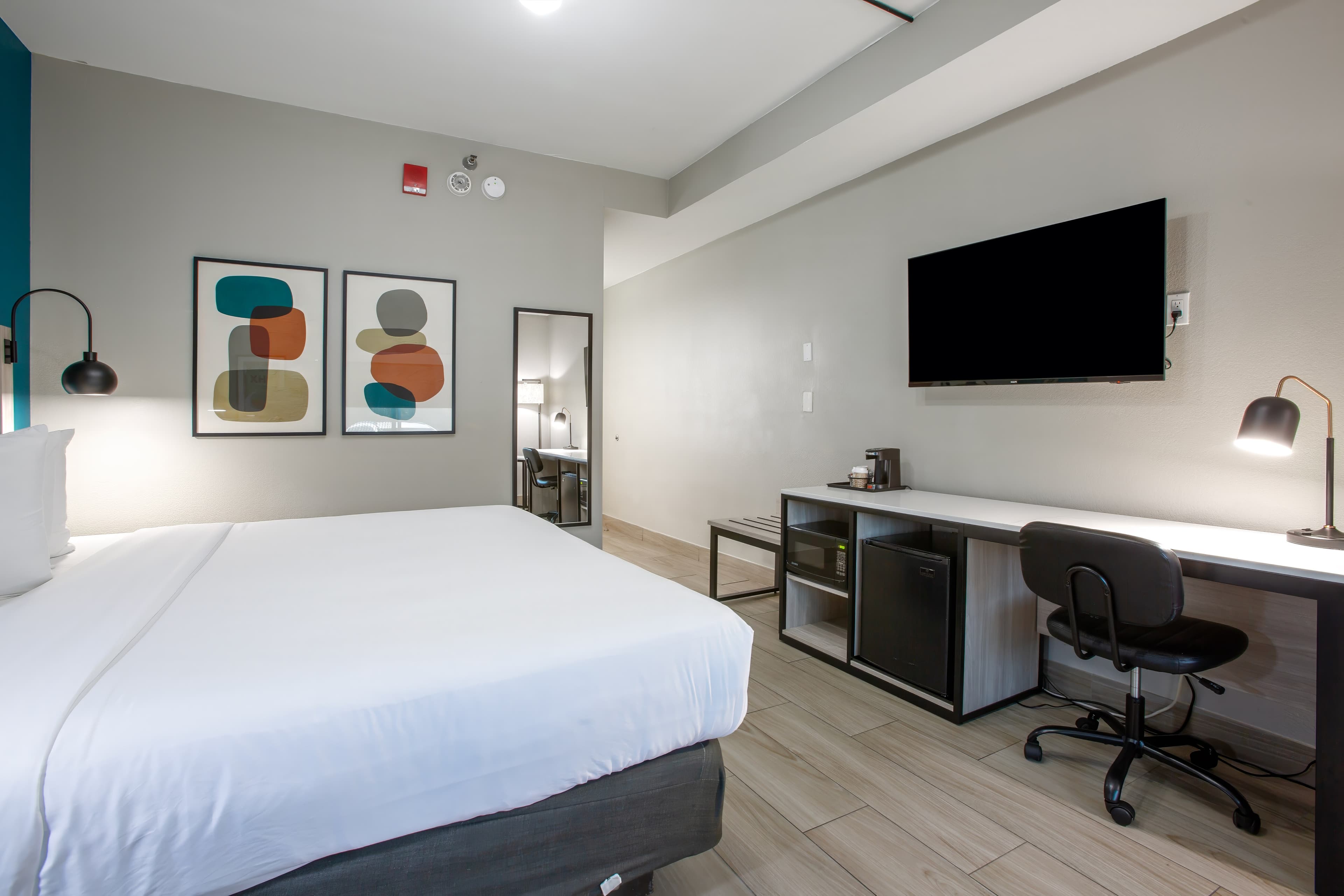 Country Inn & Suites by Radisson, Phoenix Airport, AZ — 3