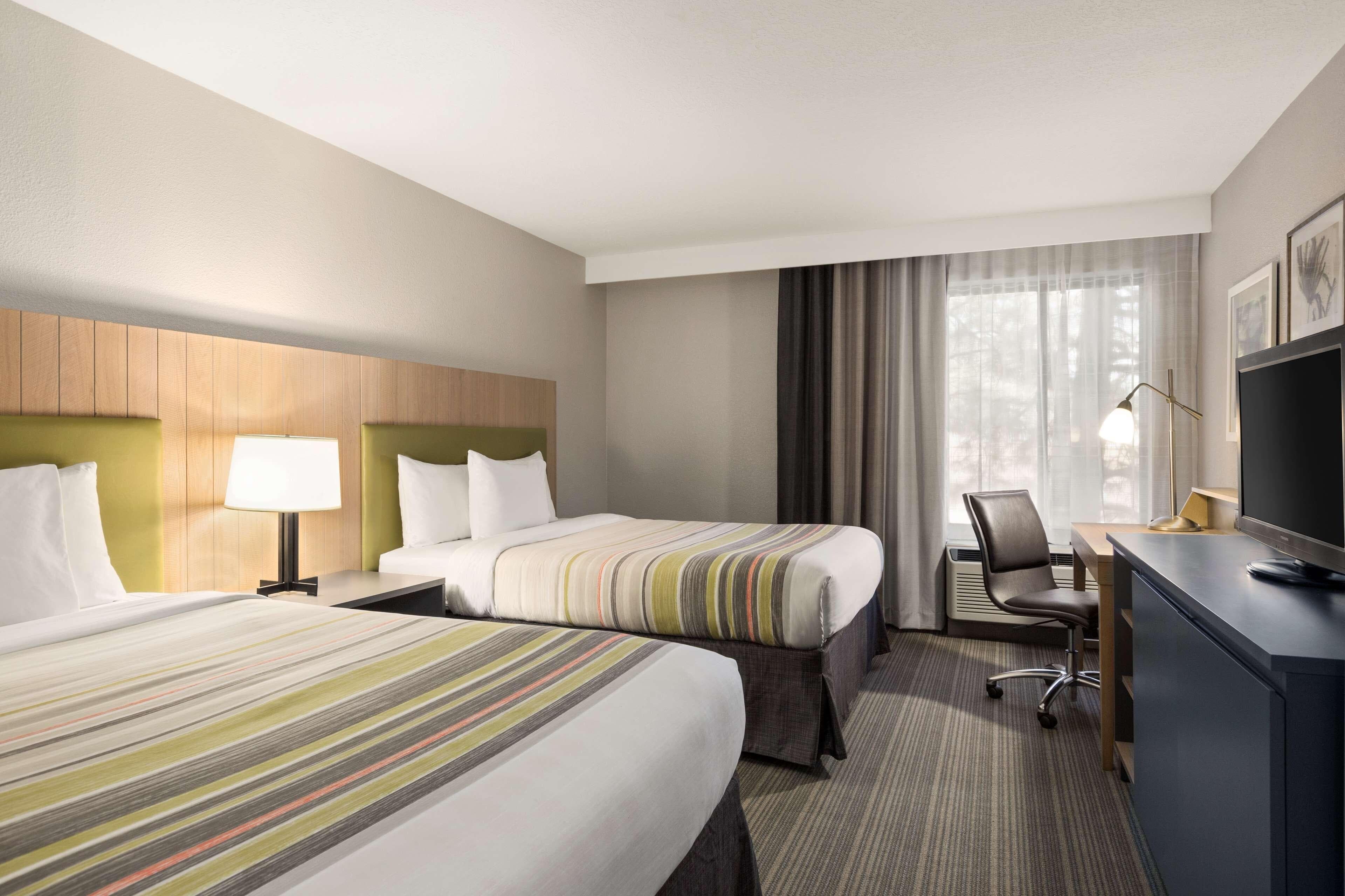 Country Inn & Suites by Radisson, Flagstaff, AZ - Image 3