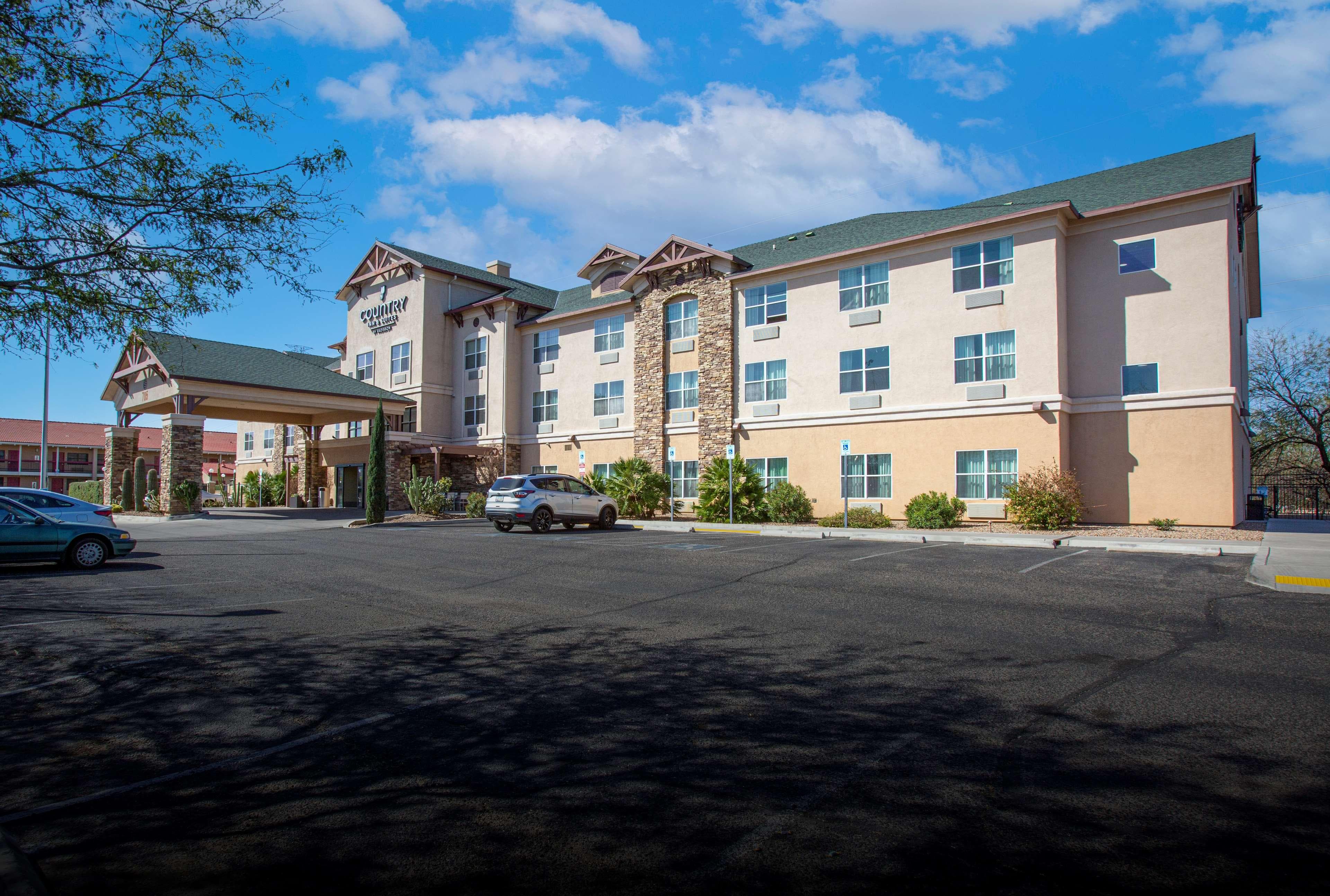 Country Inn & Suites by Radisson, Tucson City Center AZ - Image 1