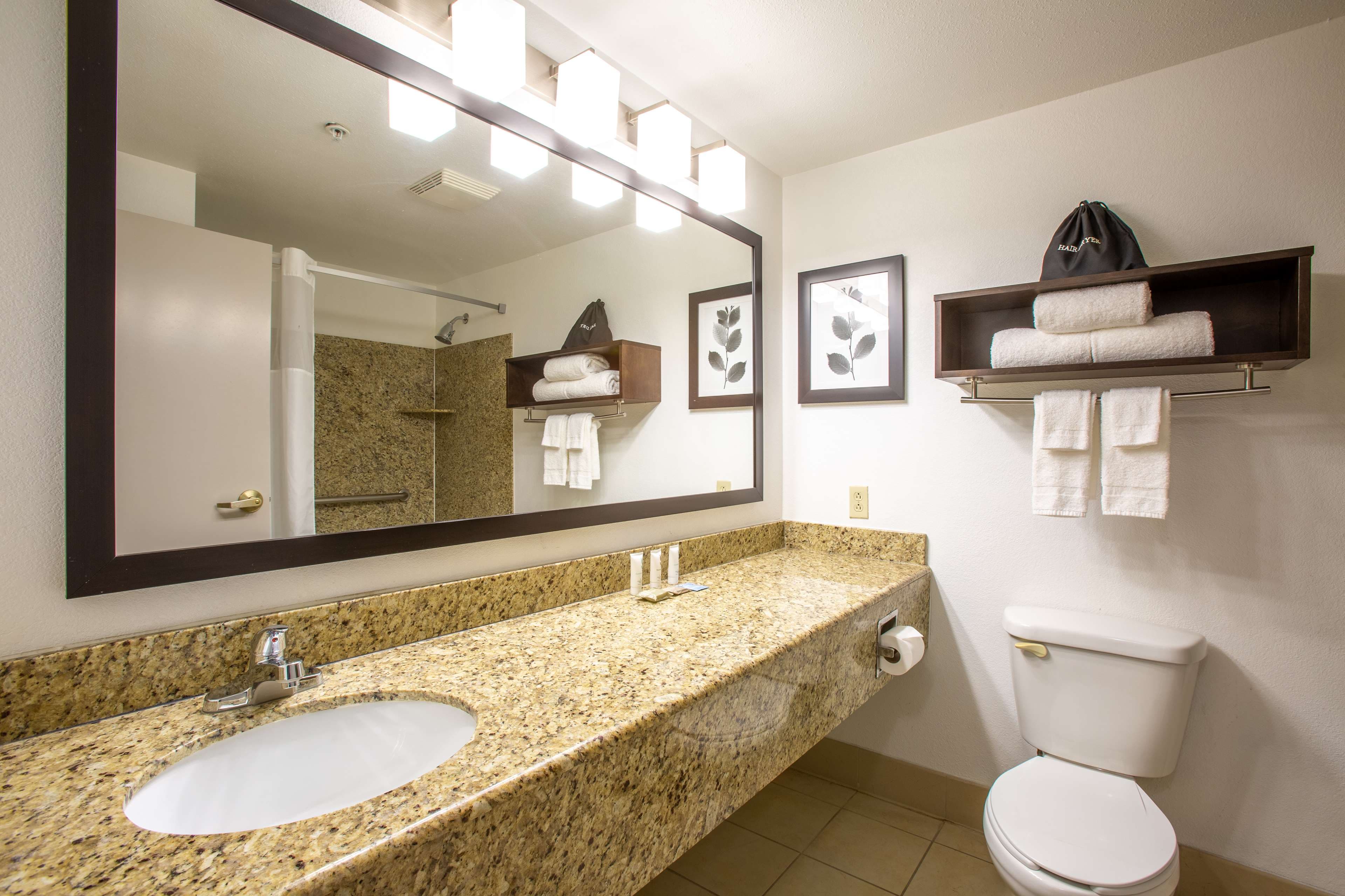 Country Inn & Suites by Radisson, Tucson City Center AZ - Image 5