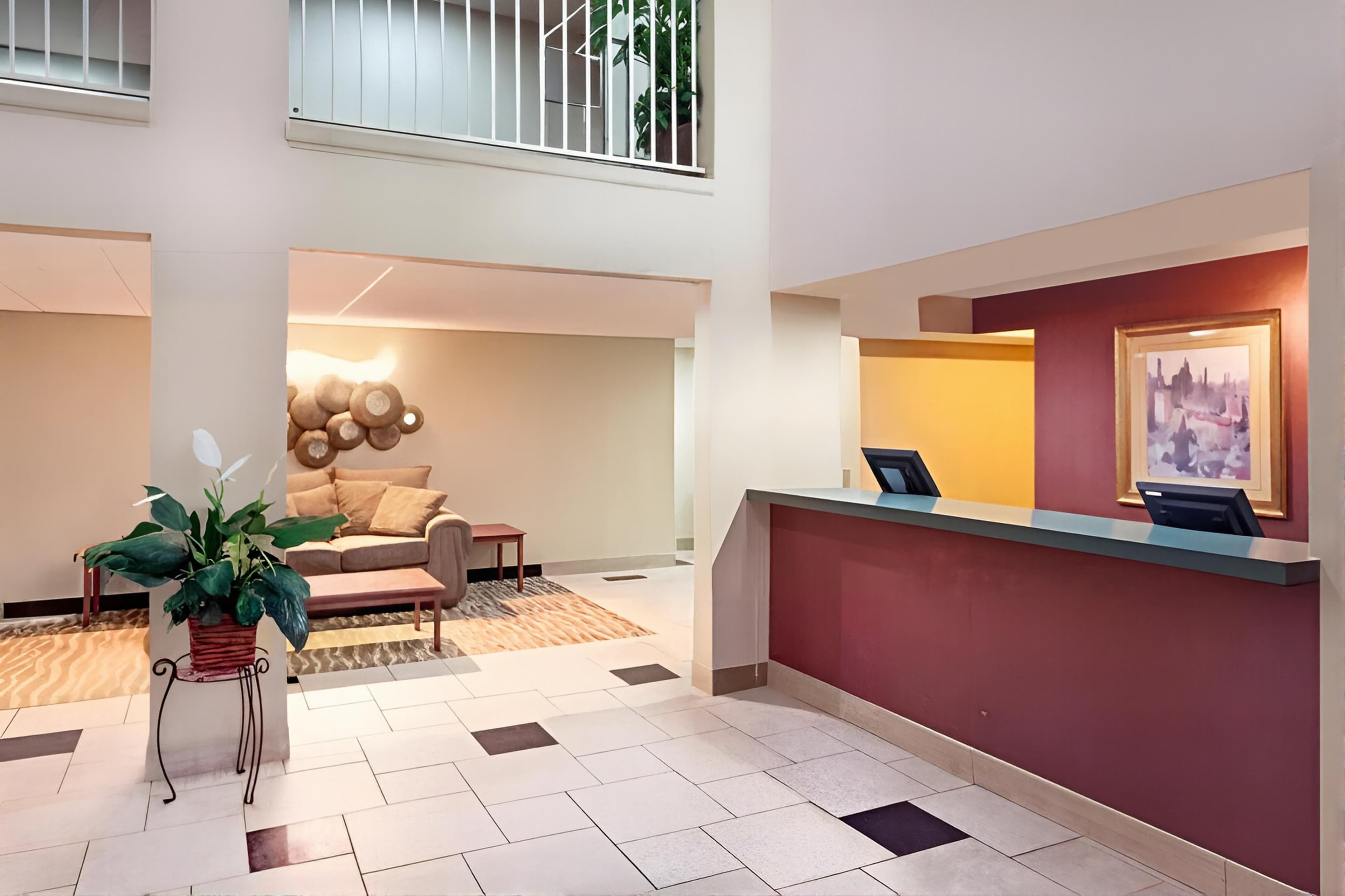 Rodeway Inn & Suites Chandler - Phoenix South I-10 - Image 1