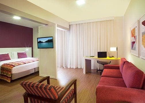 Quality Suites Alphaville - Image 2