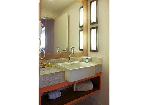 Quality Suites Alphaville - Image 3
