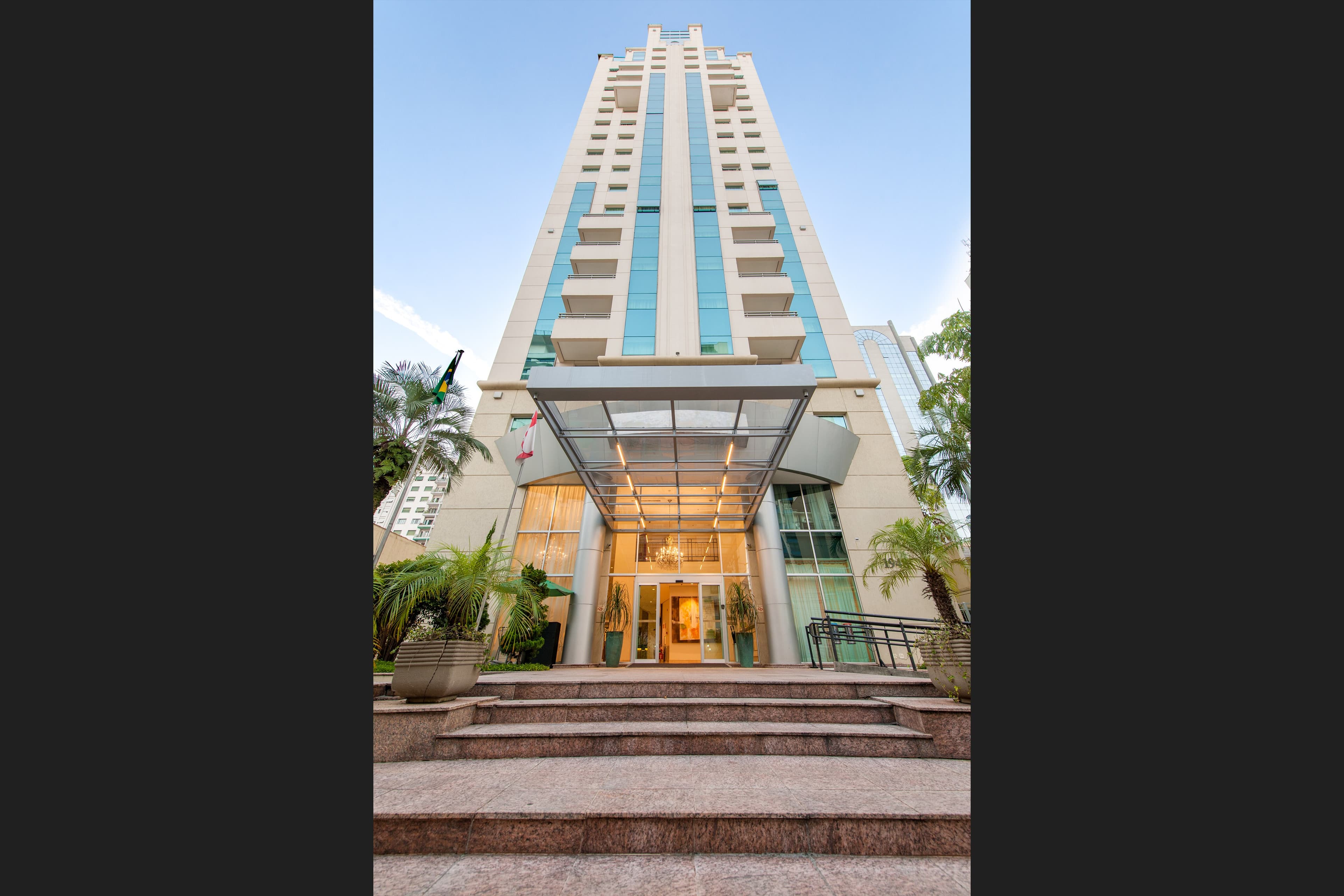 Quality Suites Oscar Freire - Image 1