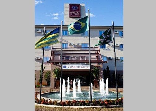 Comfort Suites Flamboyant - Image 1
