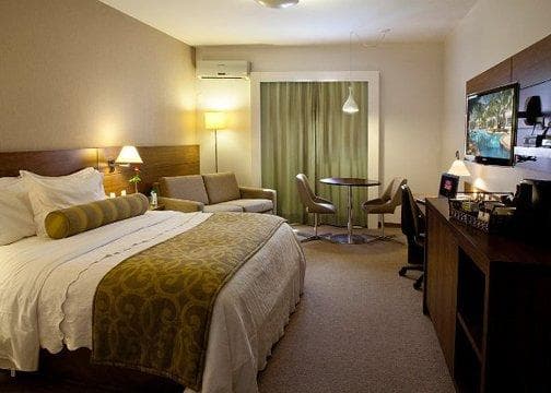 Comfort Suites Flamboyant - Image 3
