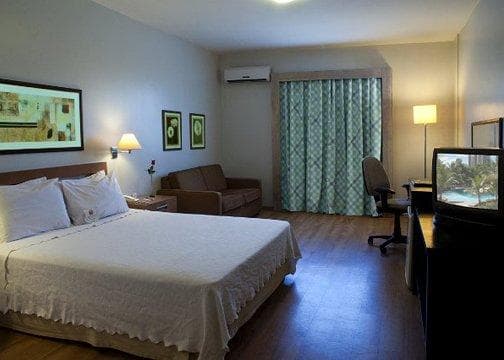 Comfort Suites Flamboyant - Image 4