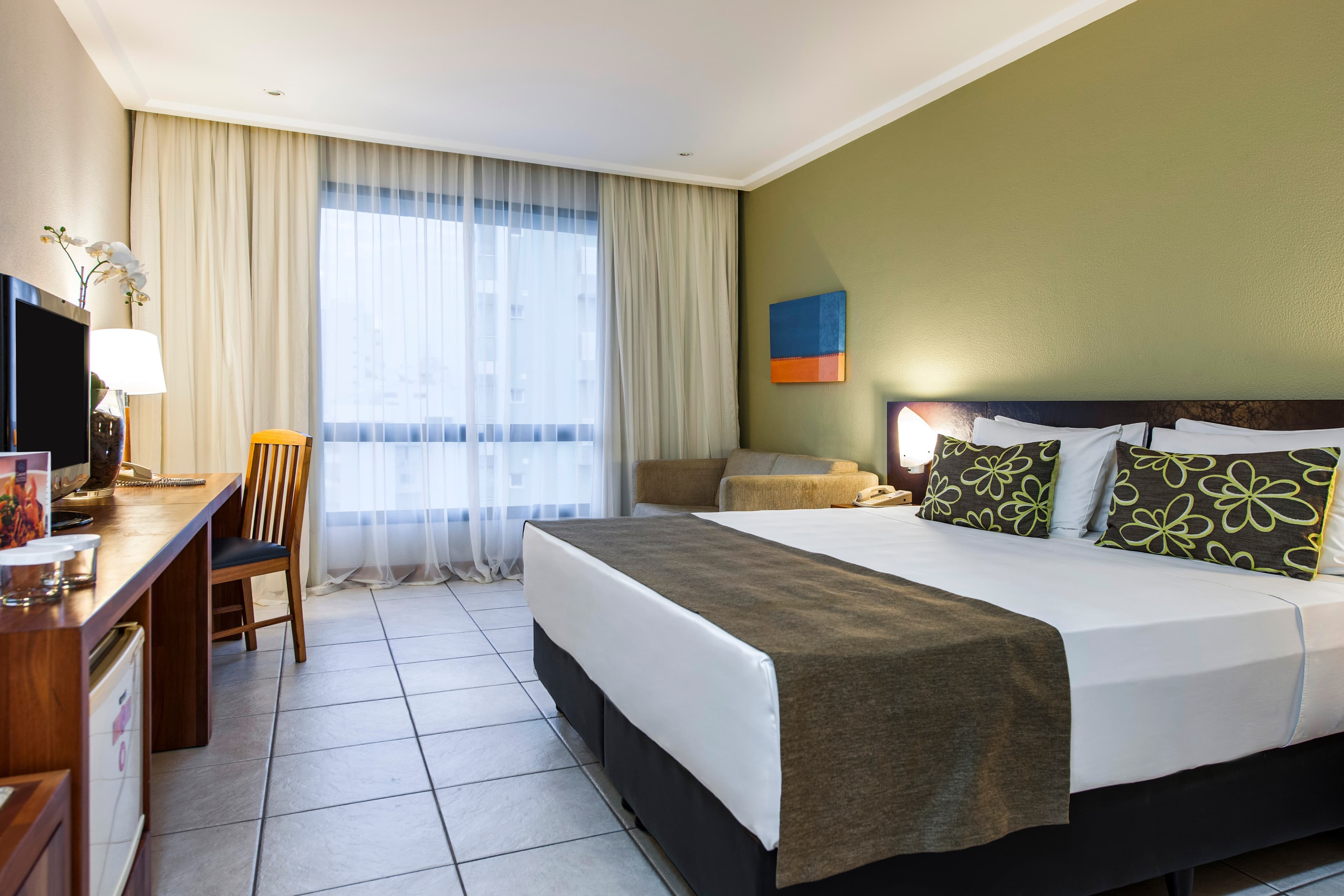 Comfort Suites Vitoria — 6