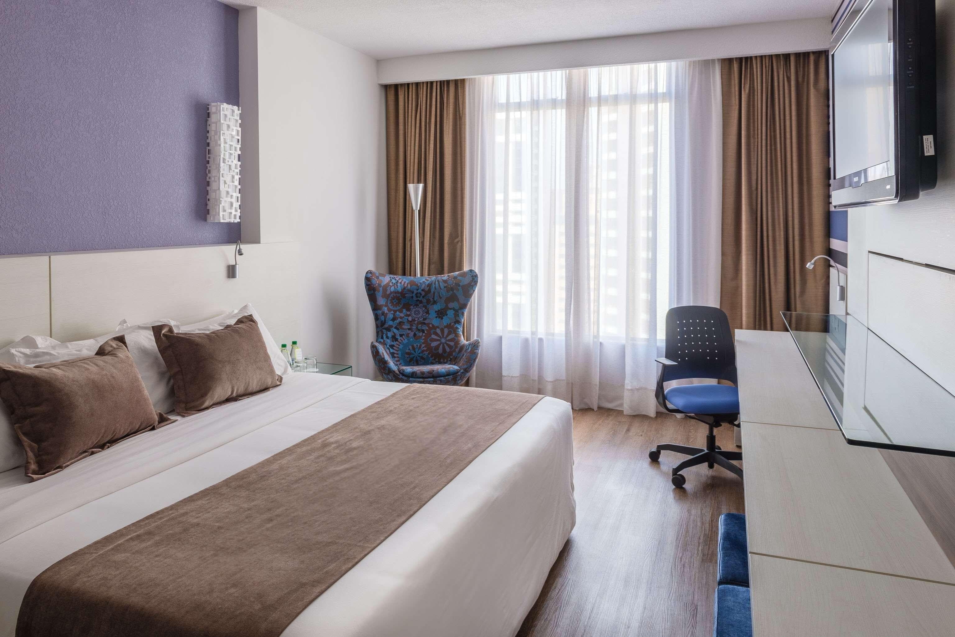 Radisson Hotel Curitiba - Image 1