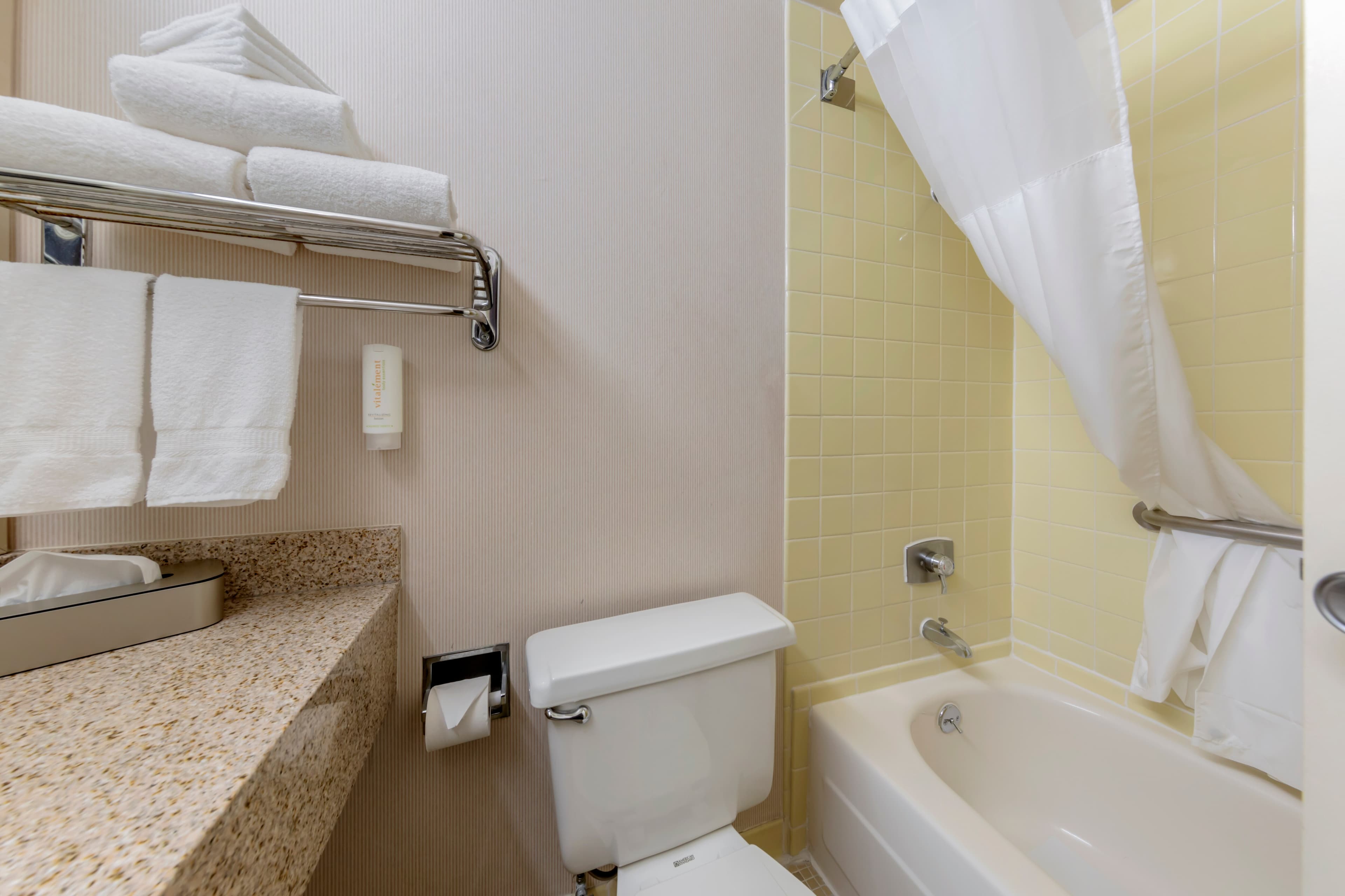 Clarion Hotel Anaheim Resort — 13