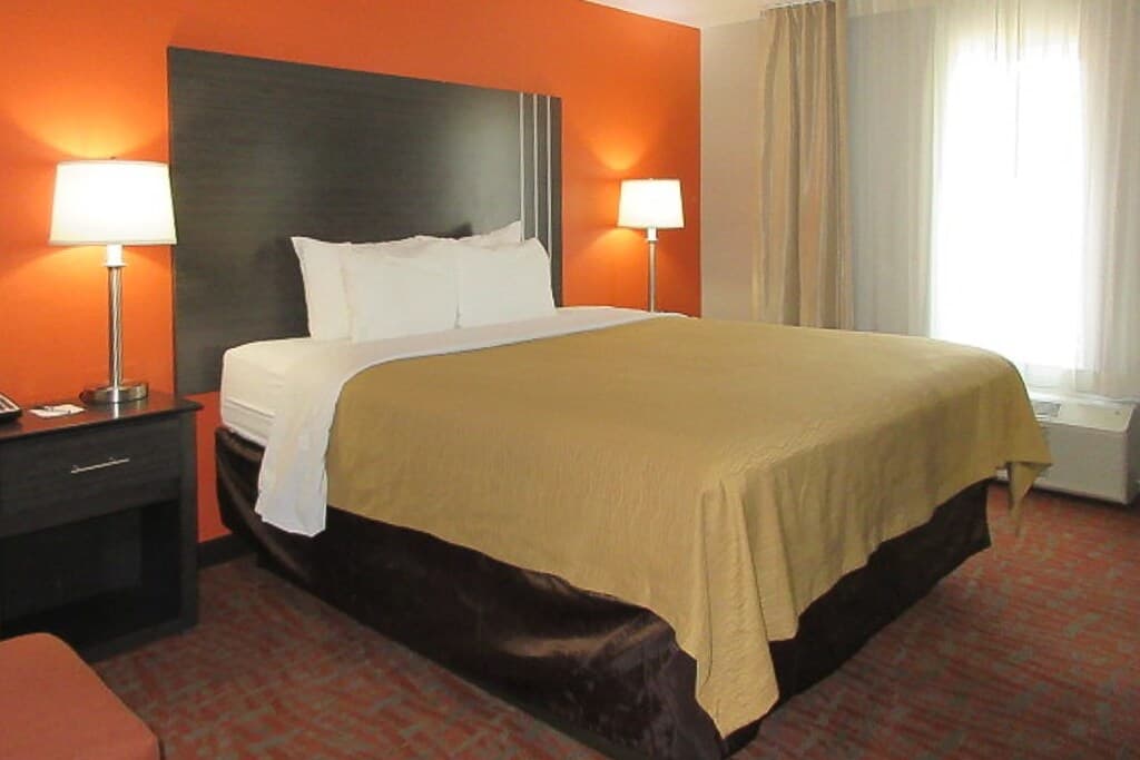 Quality Inn & Suites Fresno Northwest - Image 2