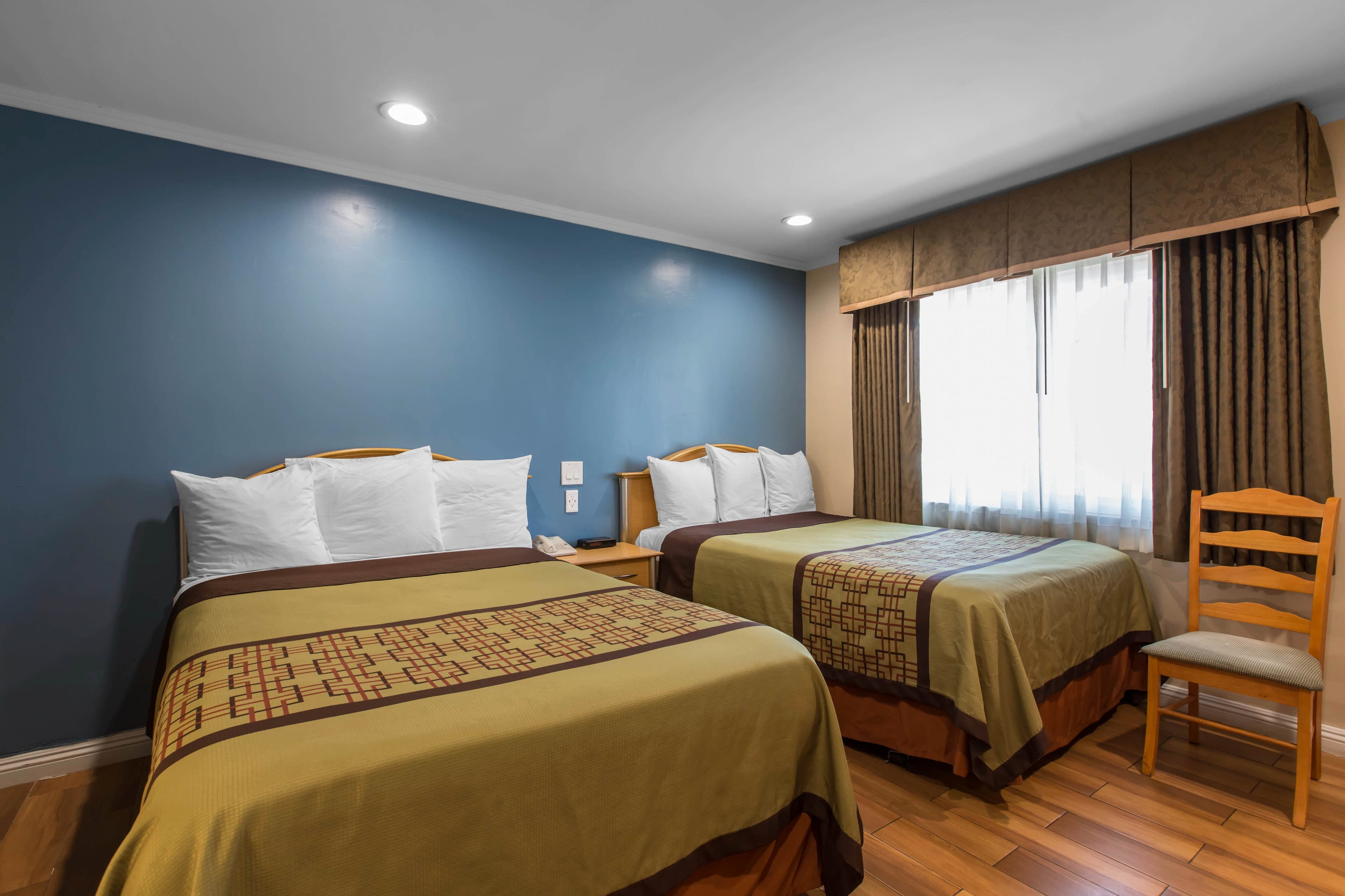 Rodeway Inn Escondido Downtown - Image 4