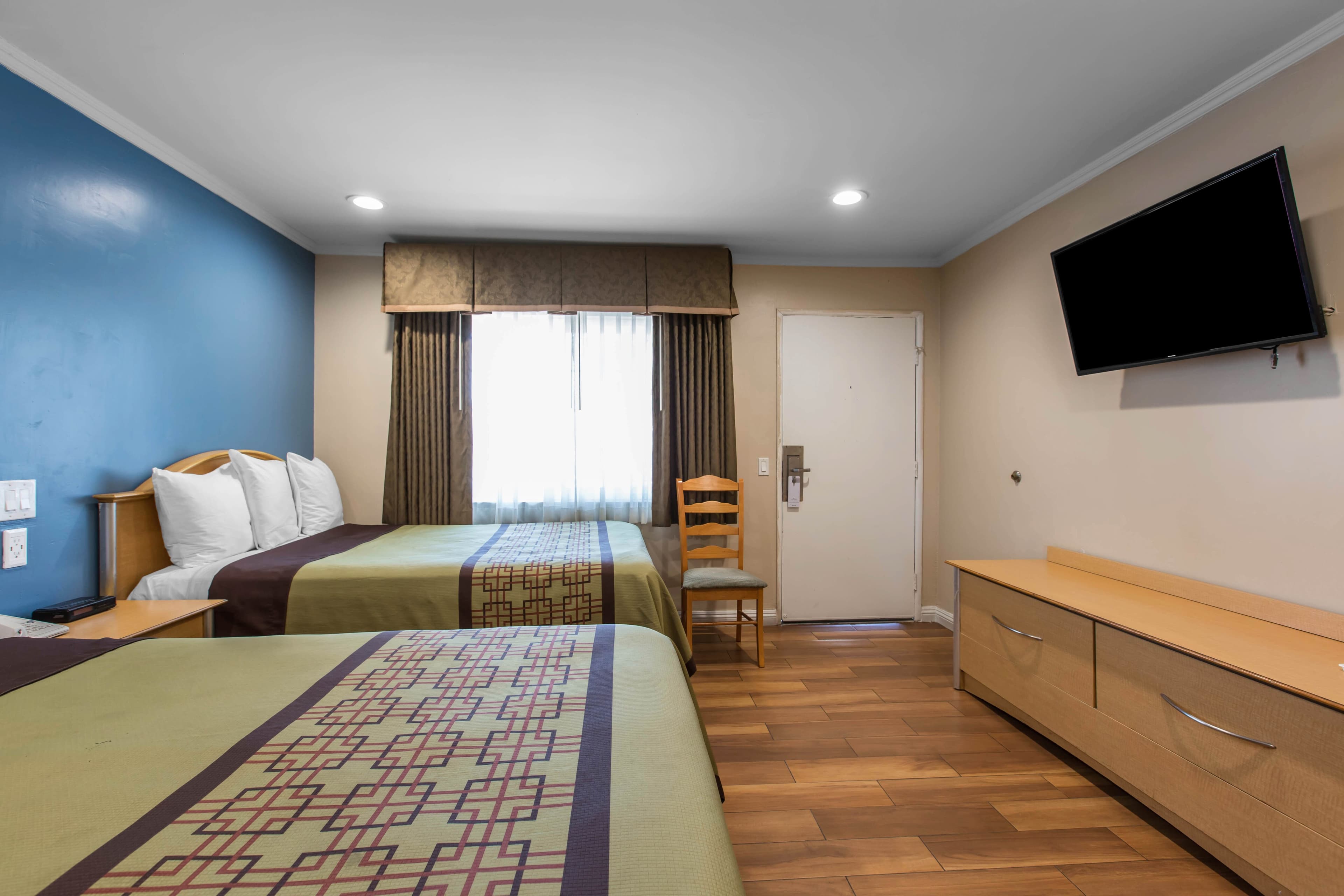 Rodeway Inn Escondido Downtown - Image 5