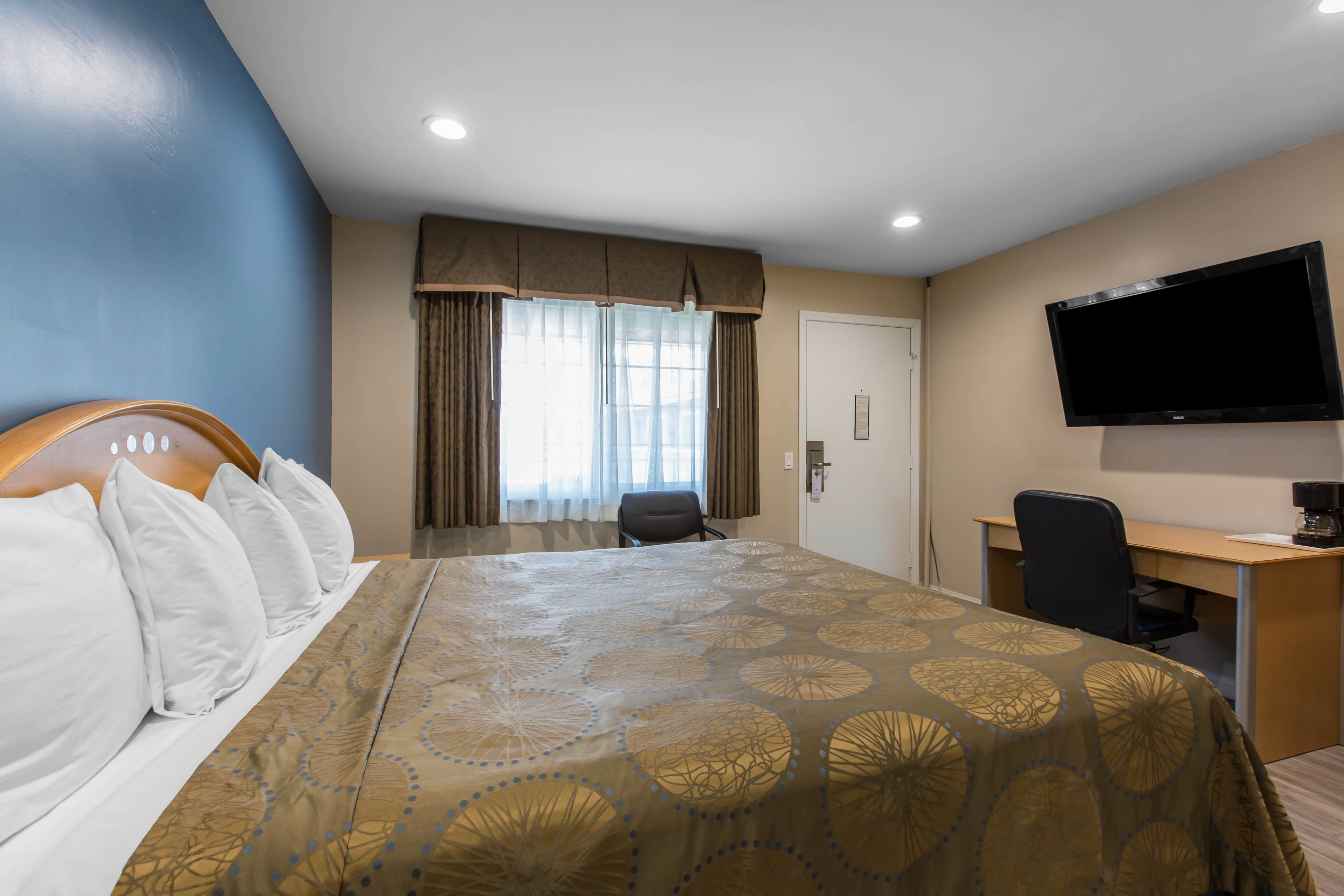 Rodeway Inn Escondido Downtown — 10