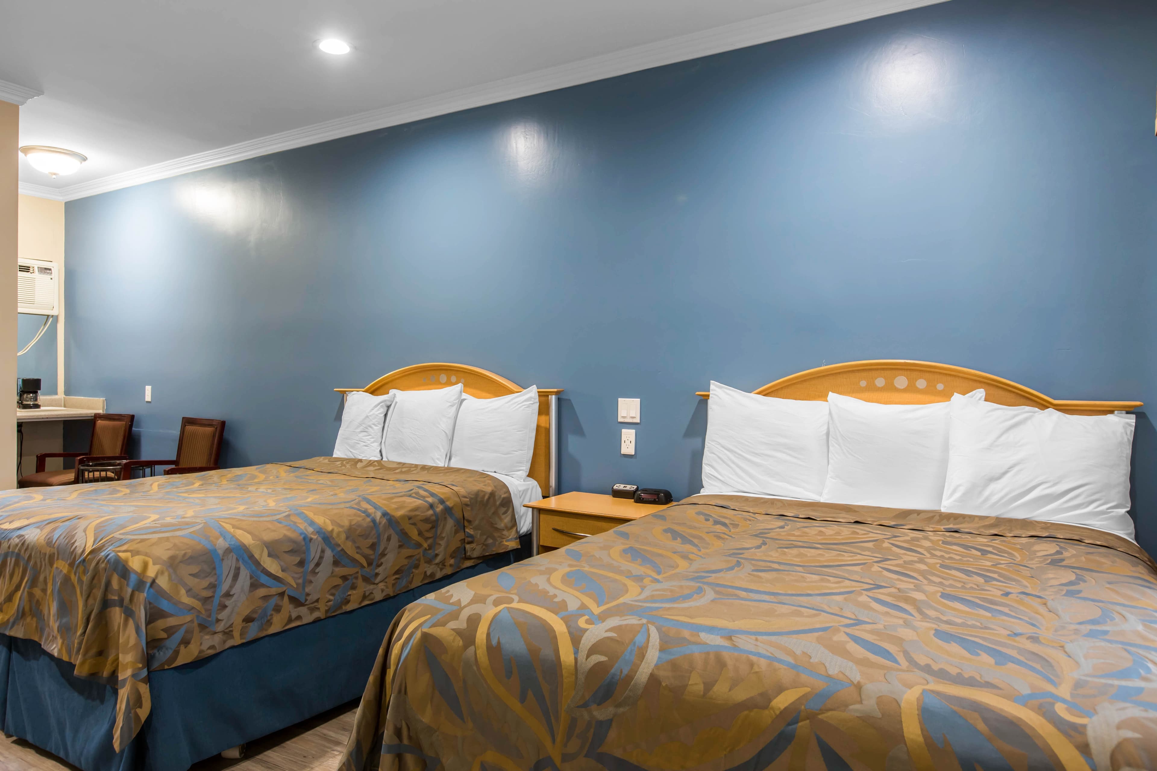 Rodeway Inn Escondido Downtown — 17