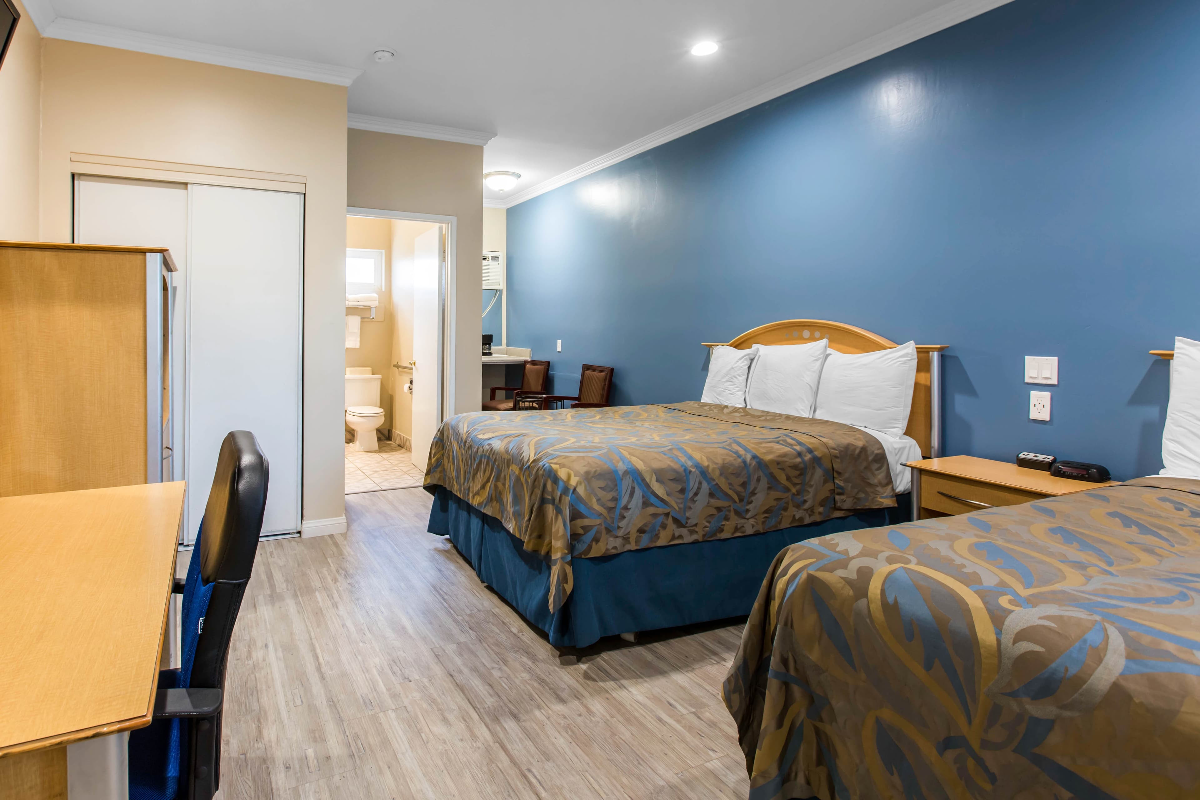 Rodeway Inn Escondido Downtown — 18